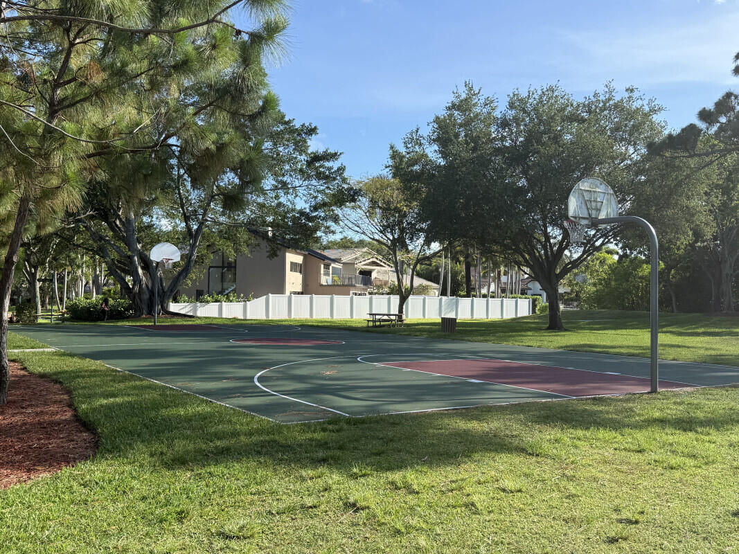 GLEN OAKS - Residential Lease