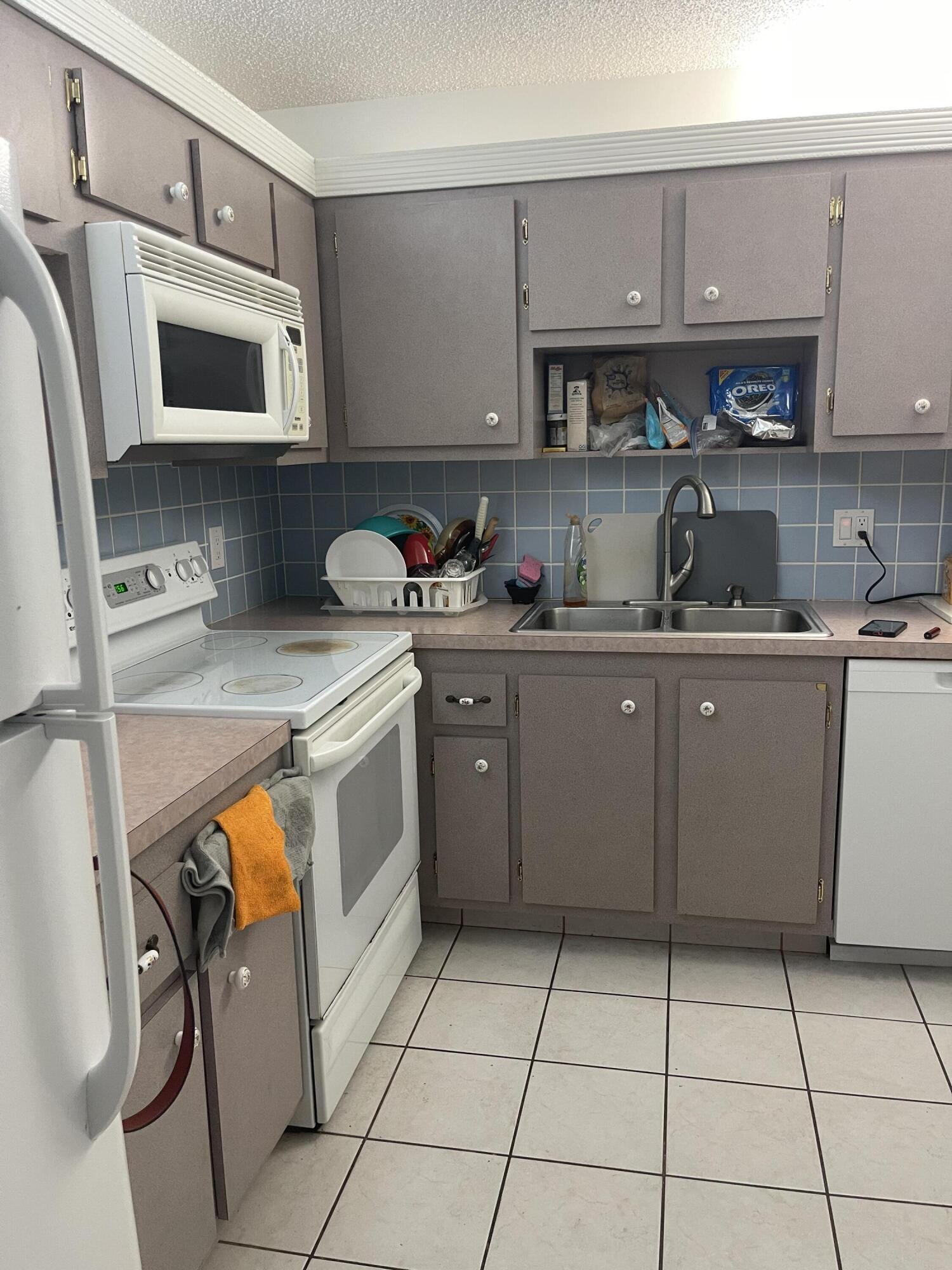 EDGEWOOD CONDOS - Residential Lease