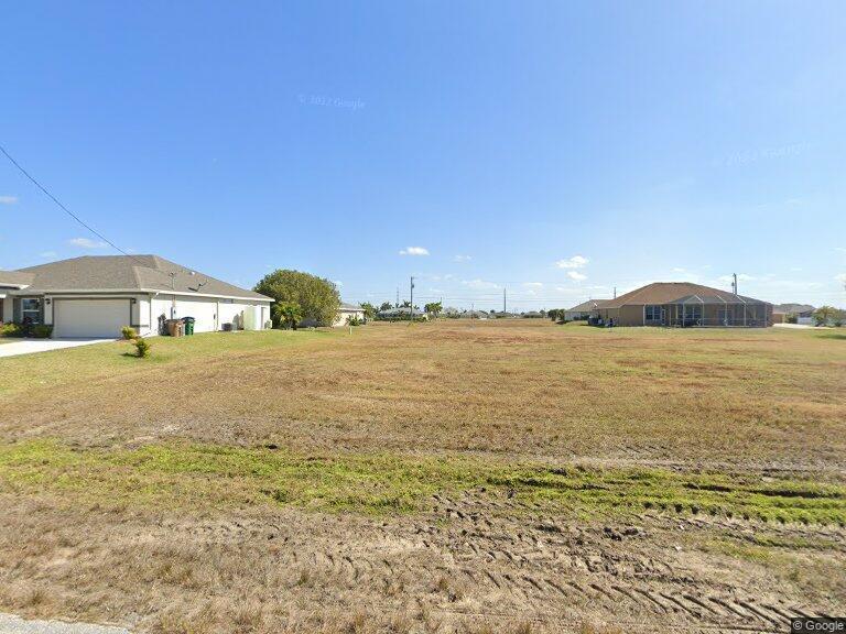Vacant lot in community with existing homes already built and zoned for single family homes.