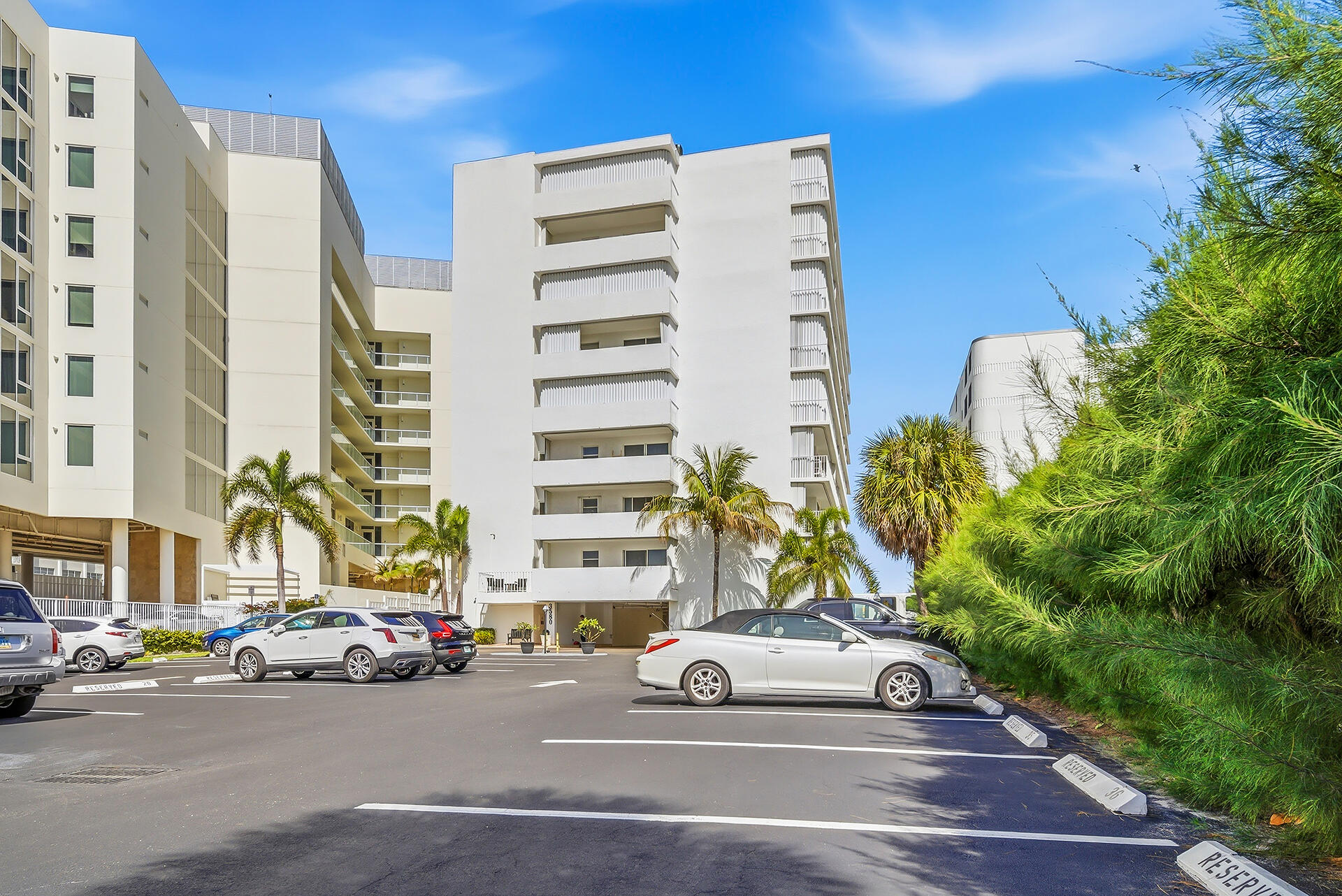 HORIZON EAST CONDO - Residential