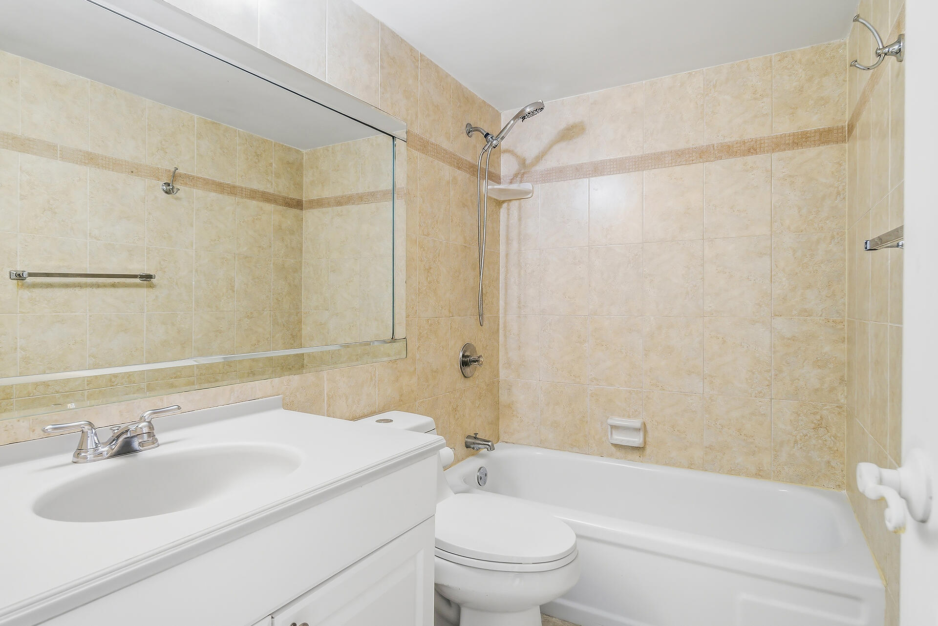 HORIZON EAST CONDO - Residential