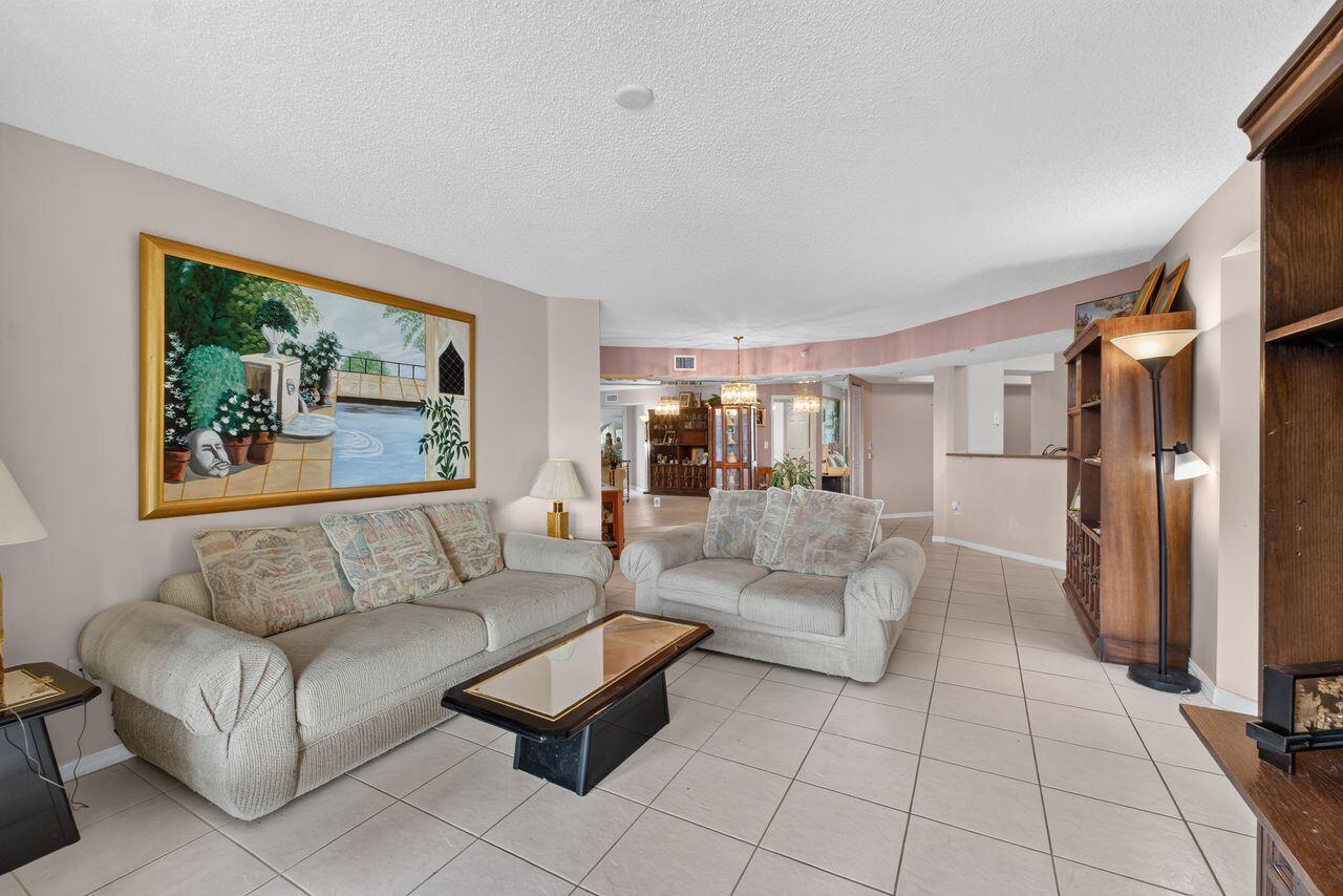 SOUTHAMPTON CONDOMINIUM I - Residential