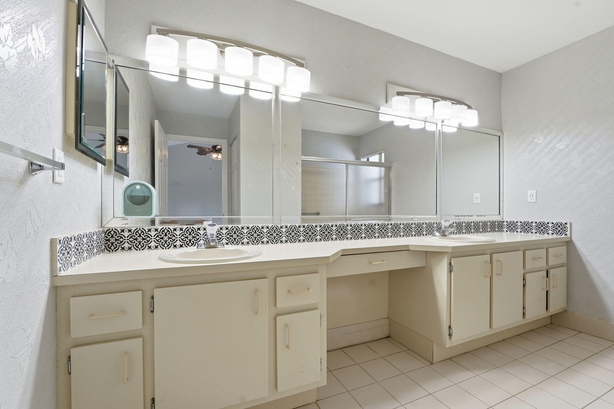 SUN VALLEY - Residential Lease