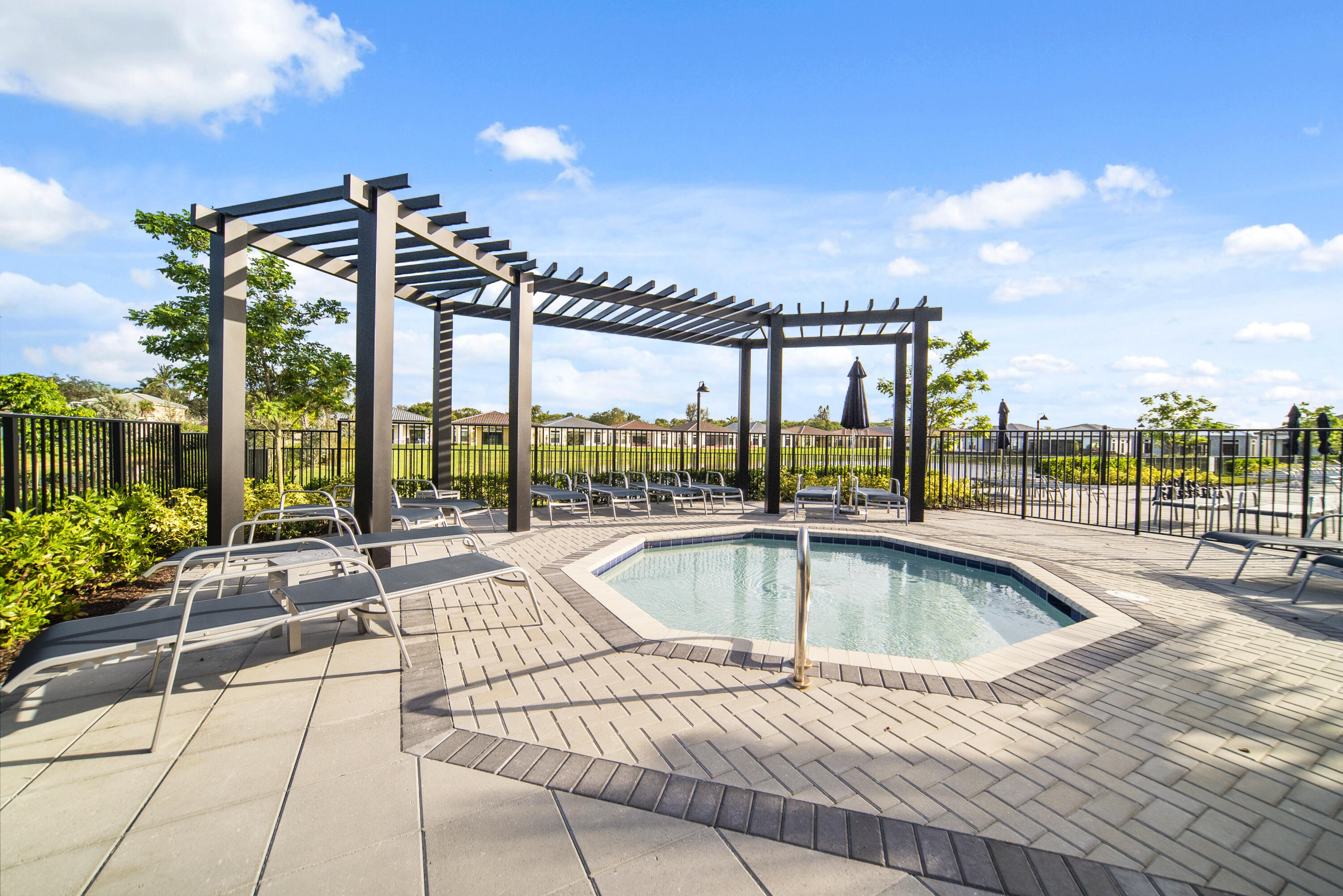 The Falls at Parkland - Residential