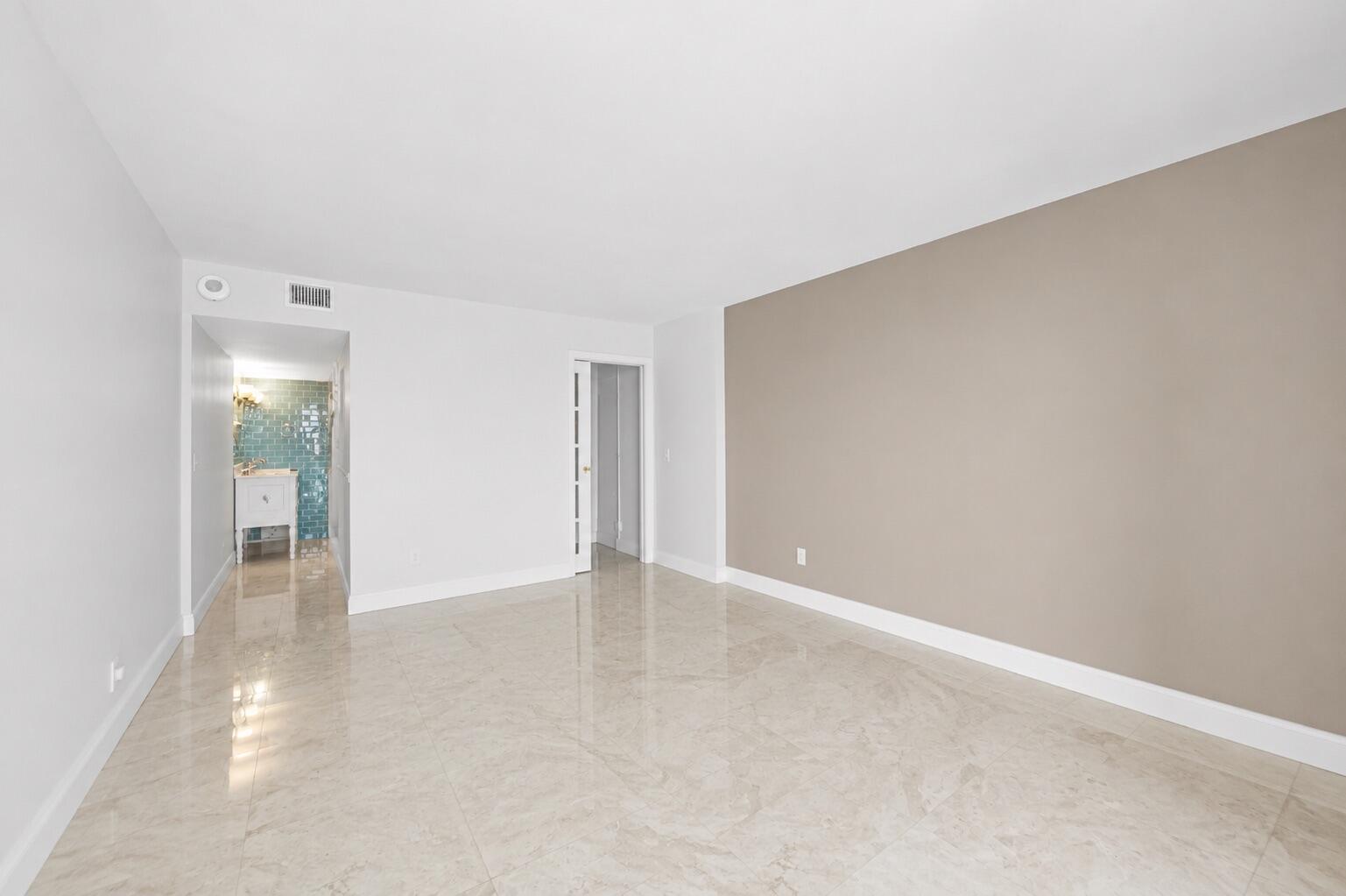 ALLINGTON TOWERS NORTH CONDO - Residential
