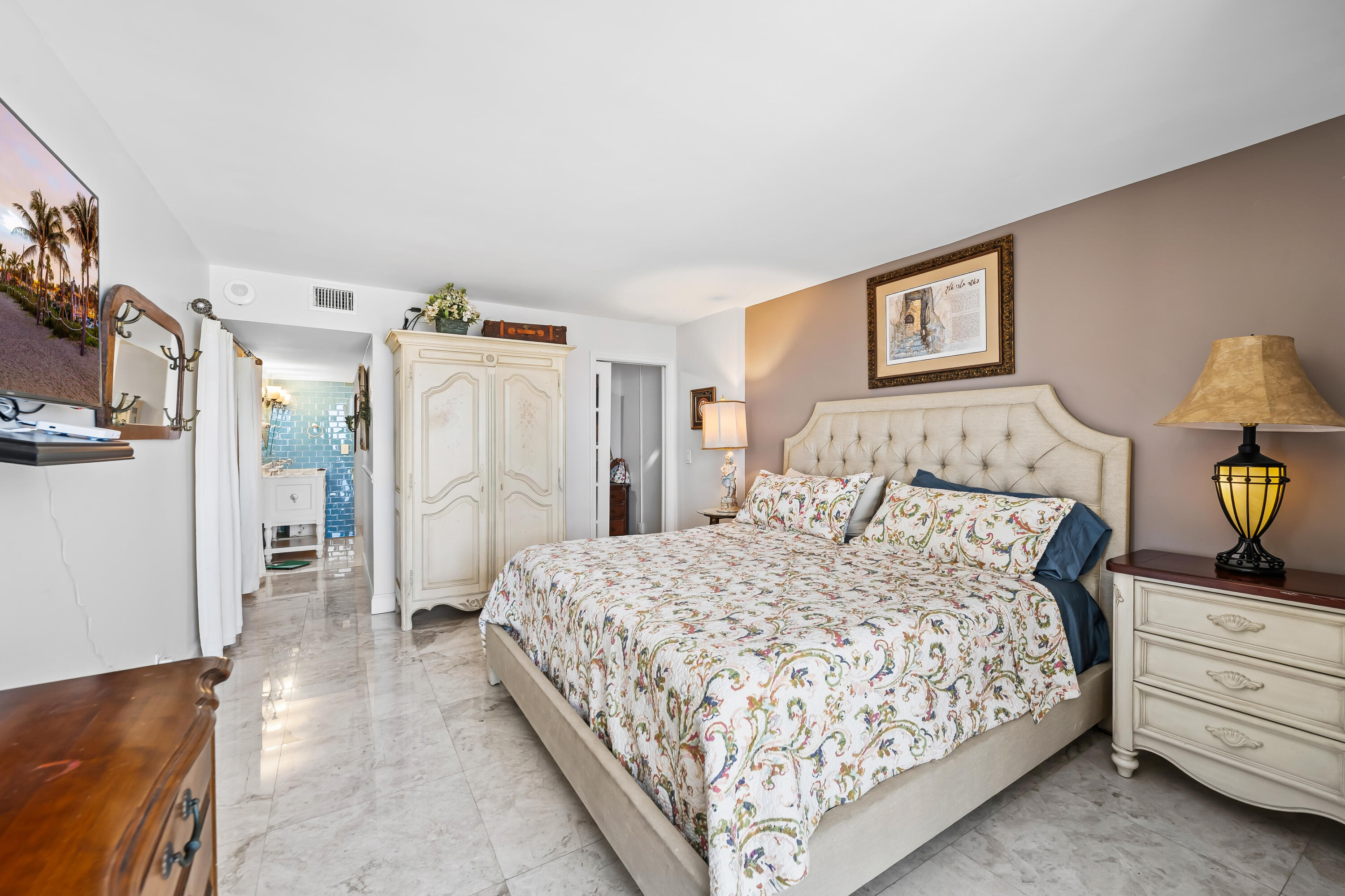 ALLINGTON TOWERS NORTH CONDO - Residential