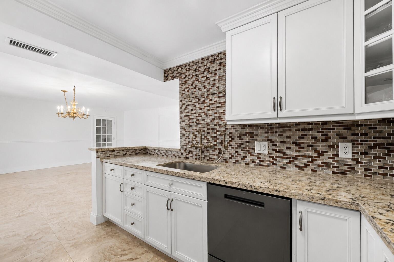 ALLINGTON TOWERS NORTH CONDO - Residential