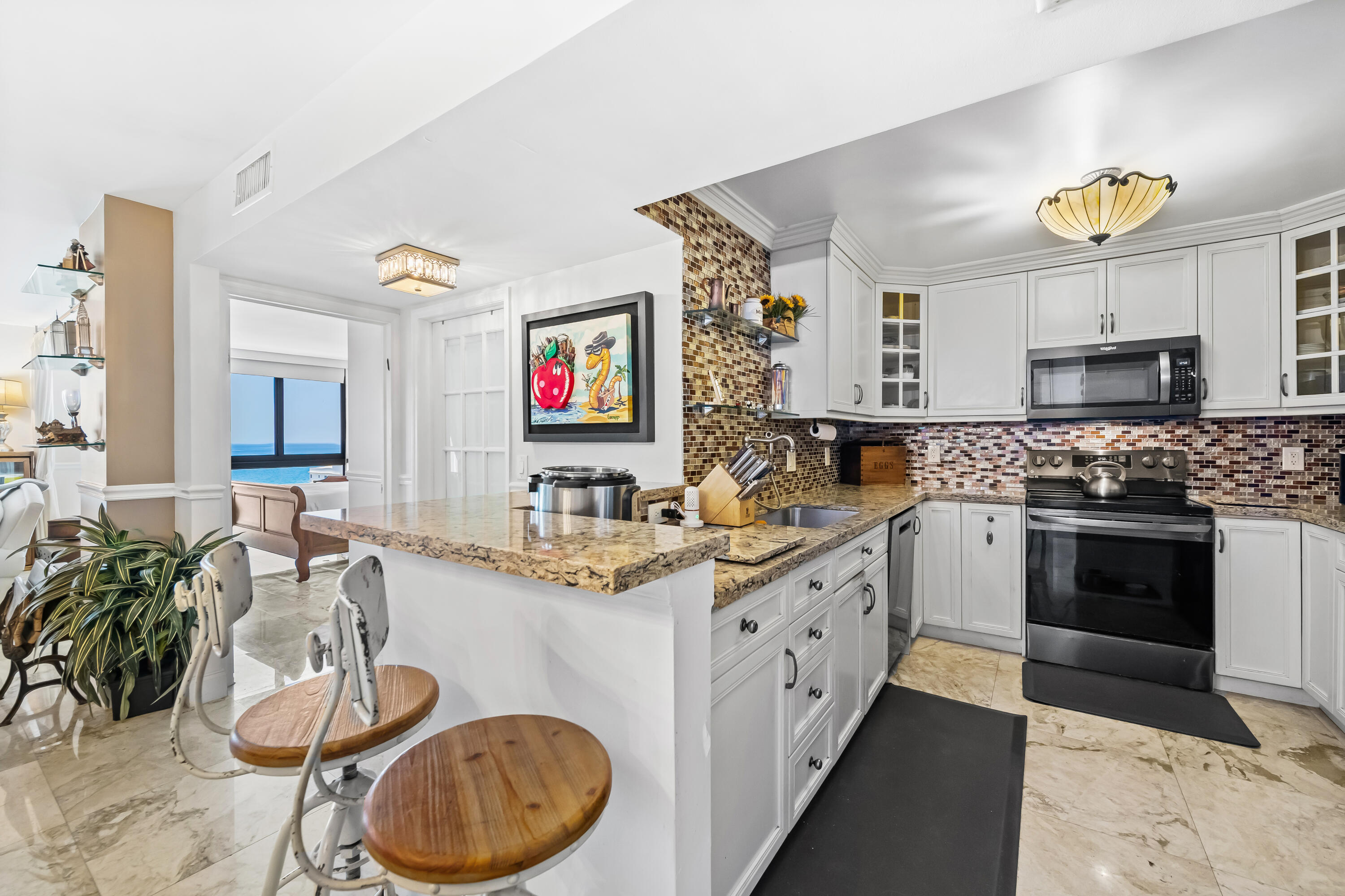 ALLINGTON TOWERS NORTH CONDO - Residential