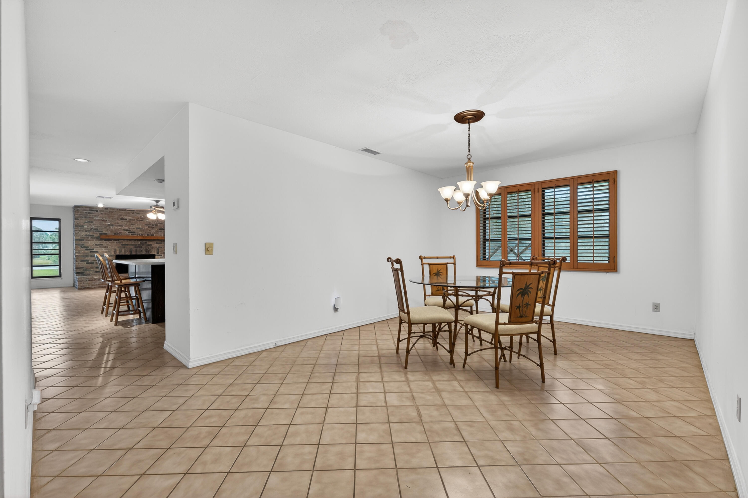 PINECREST LAKES - Residential