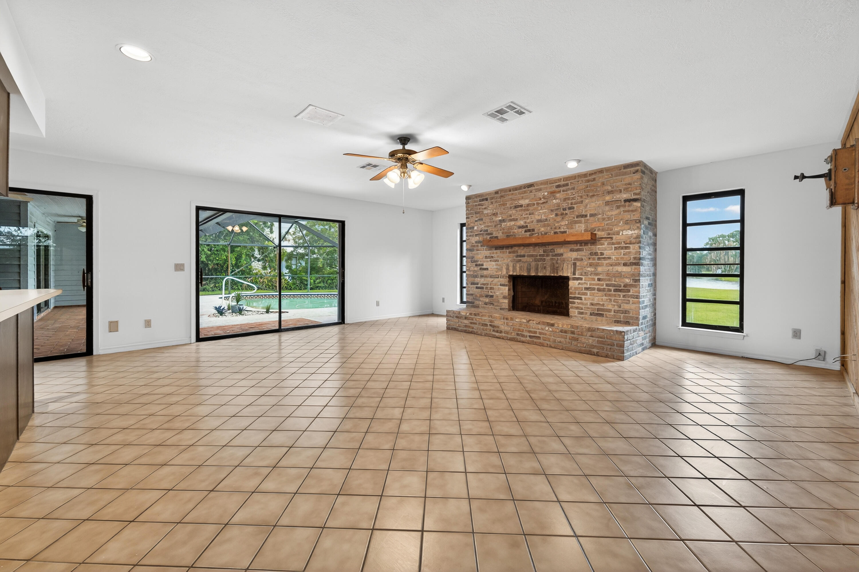 PINECREST LAKES - Residential