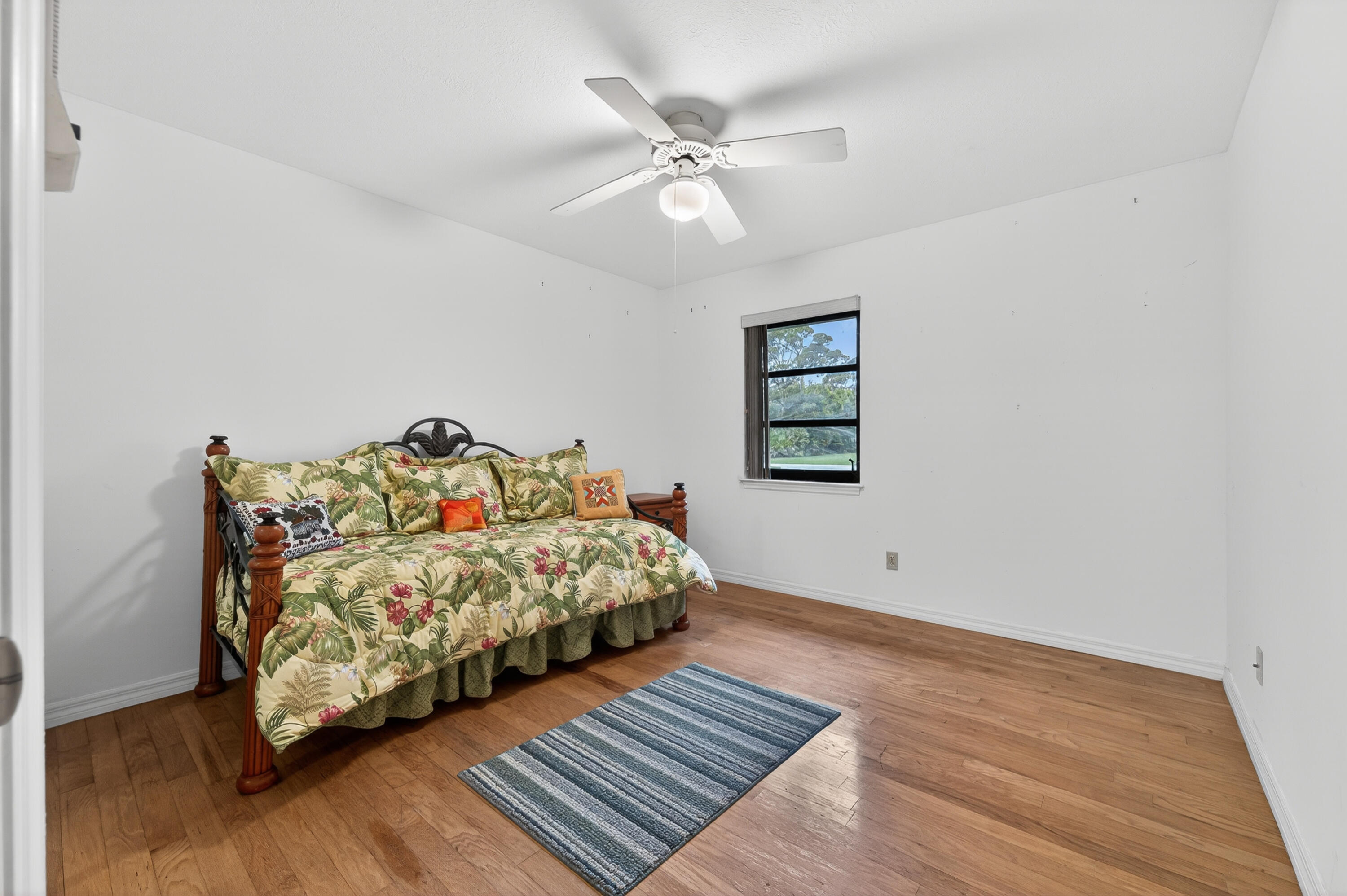 PINECREST LAKES - Residential