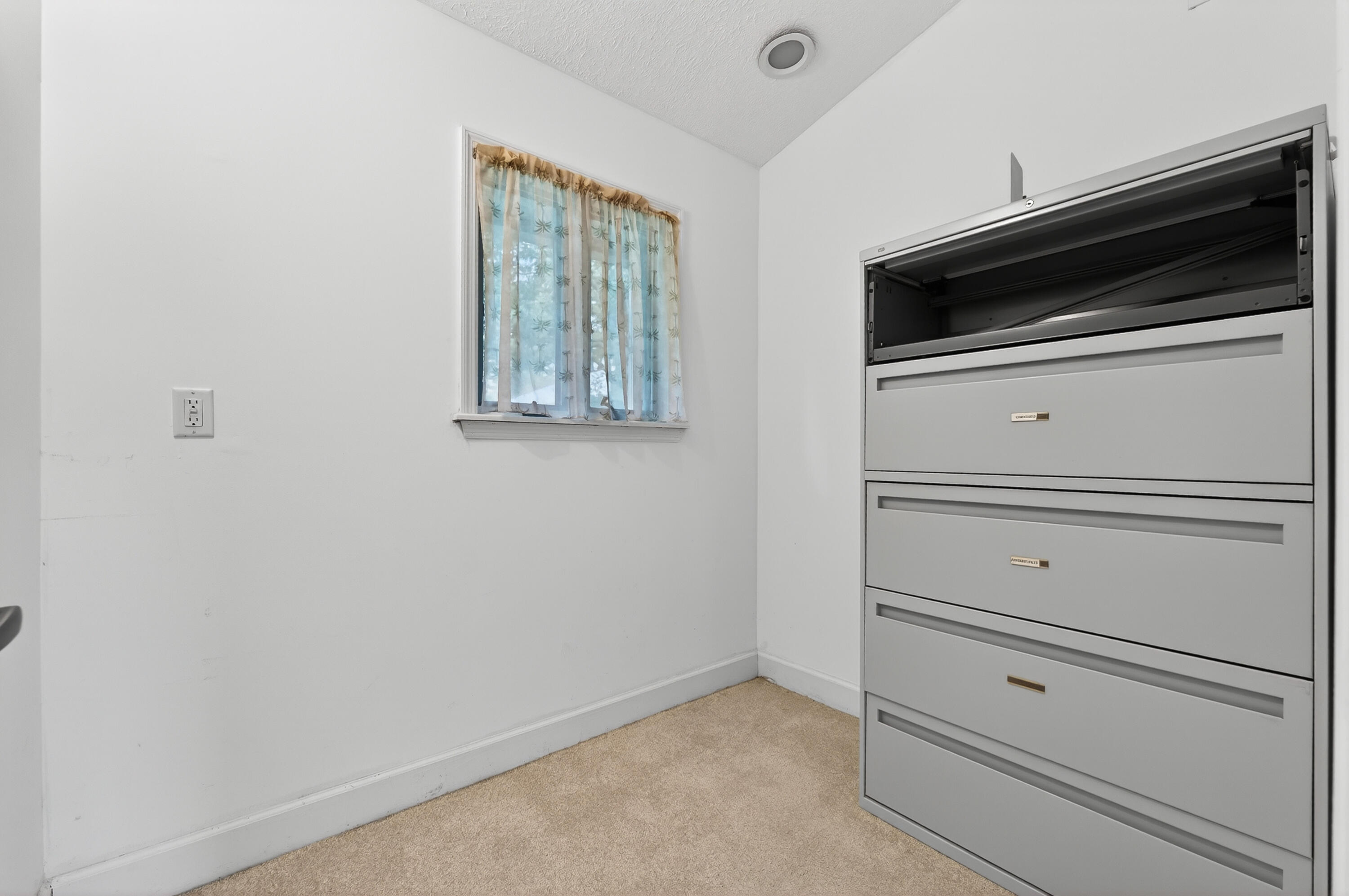 PINECREST LAKES - Residential