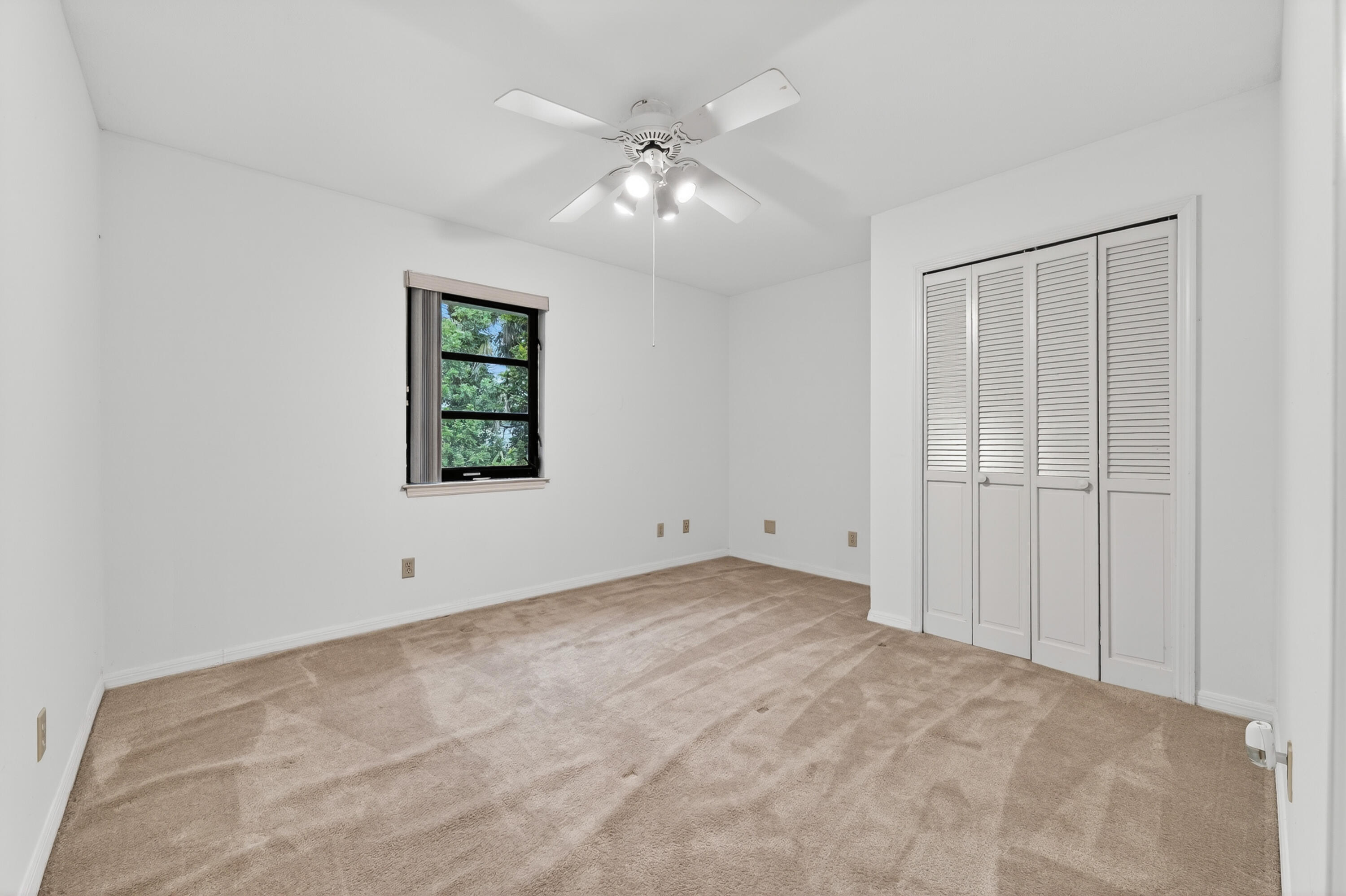 PINECREST LAKES - Residential