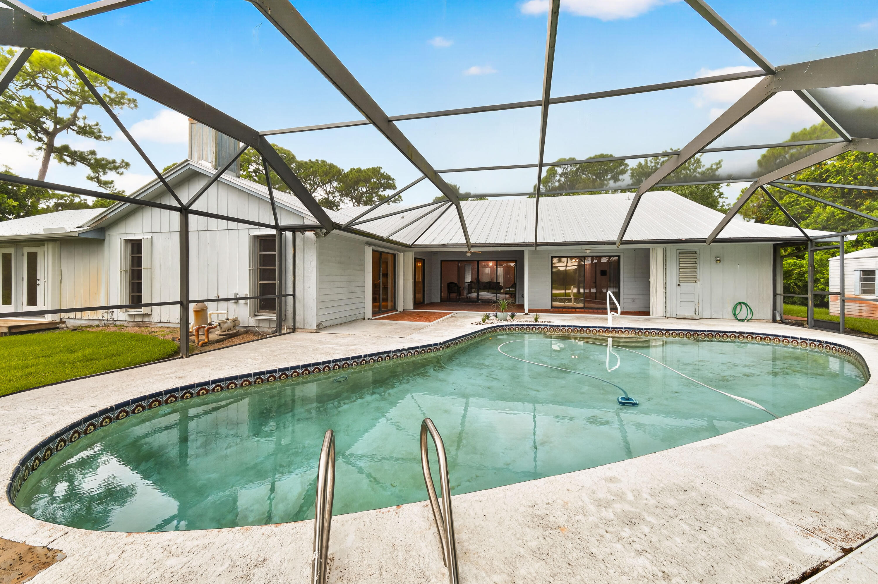 PINECREST LAKES - Residential