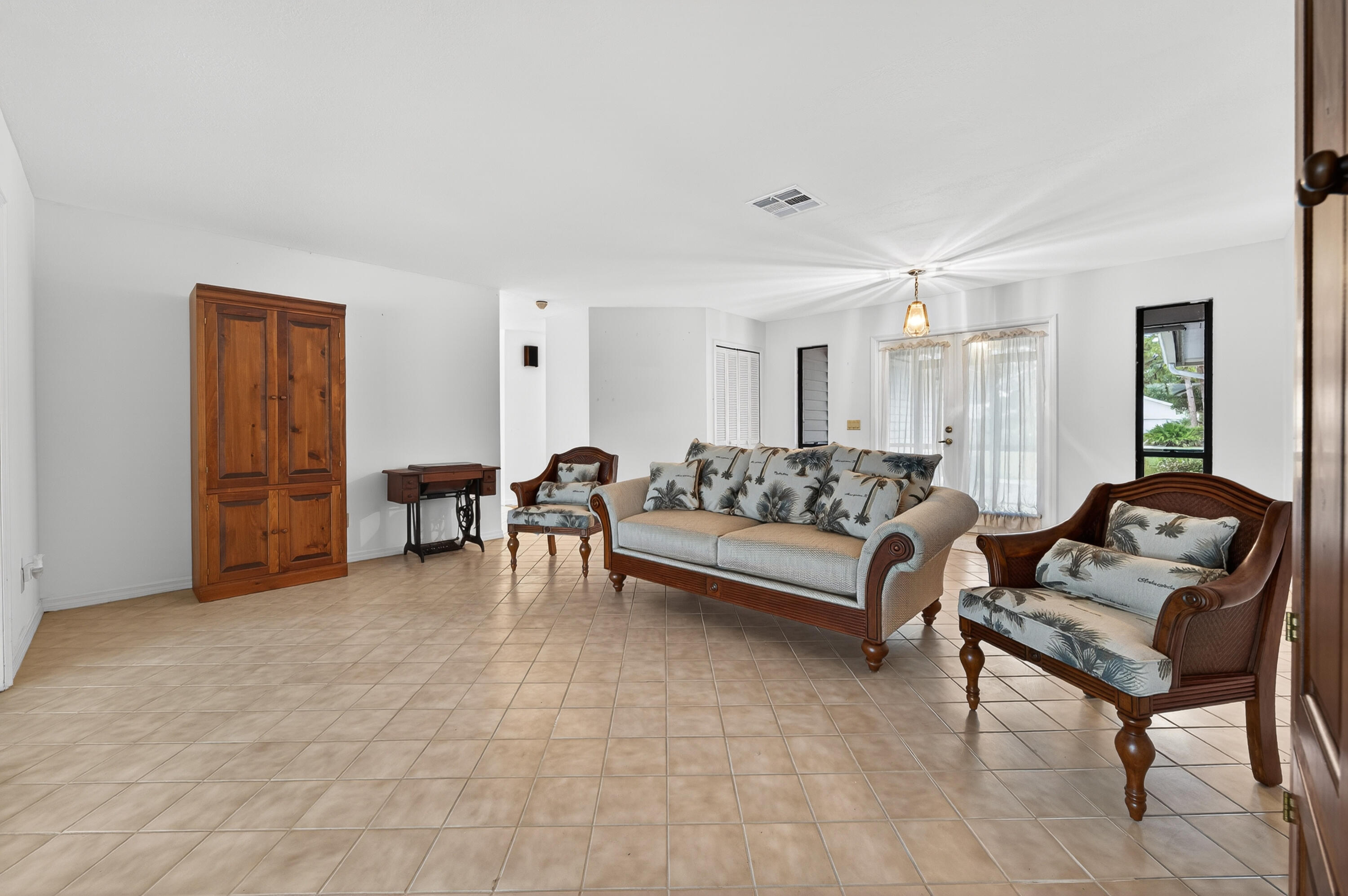 PINECREST LAKES - Residential