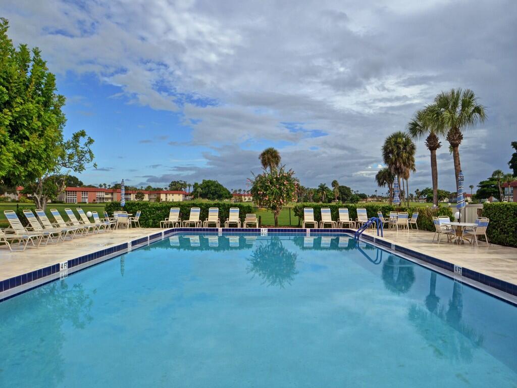 VISTA ROYALE PHASE IV BLDGS 83-111 - Residential