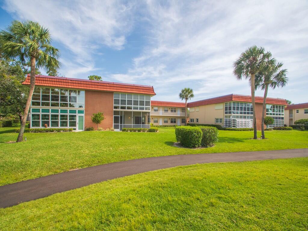 VISTA ROYALE PHASE IV BLDGS 83-111 - Residential