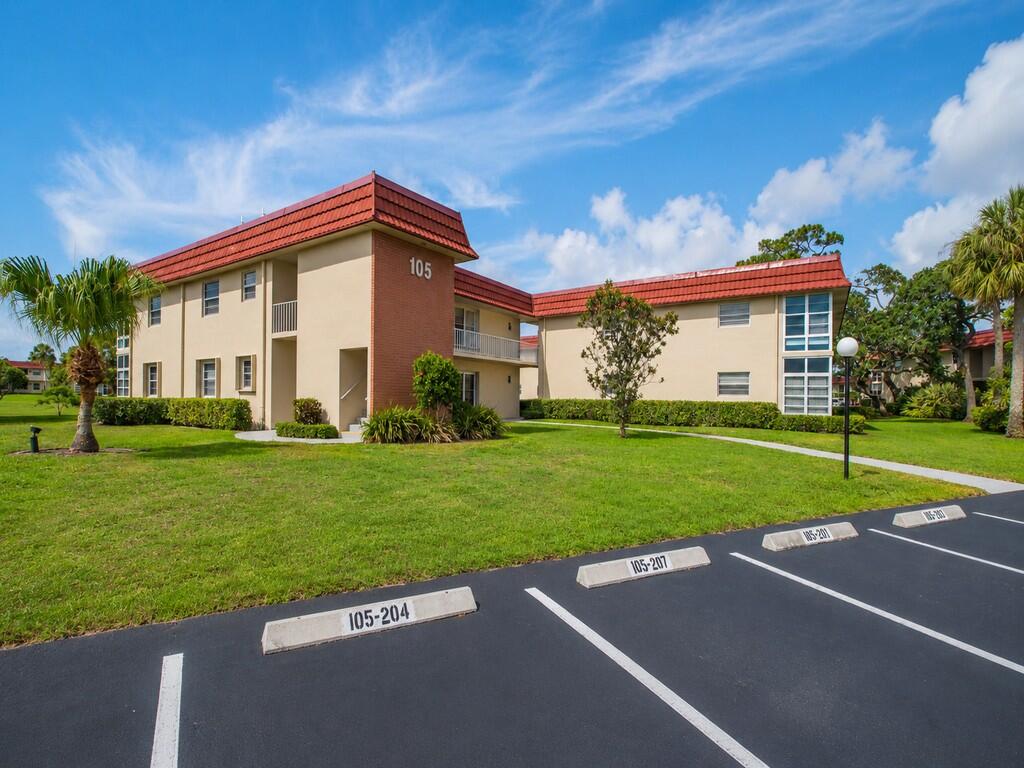 VISTA ROYALE PHASE IV BLDGS 83-111 - Residential