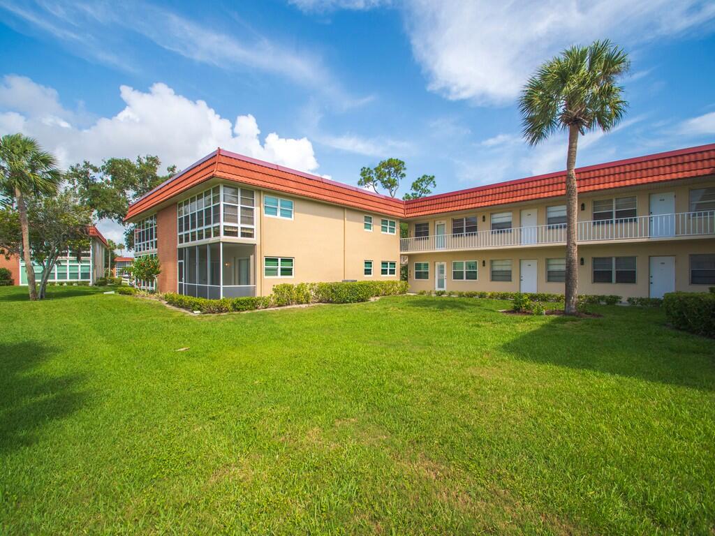 VISTA ROYALE PHASE IV BLDGS 83-111 - Residential
