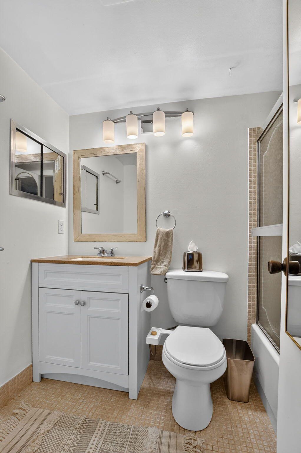 OAKRIDGE Q CONDO - Residential