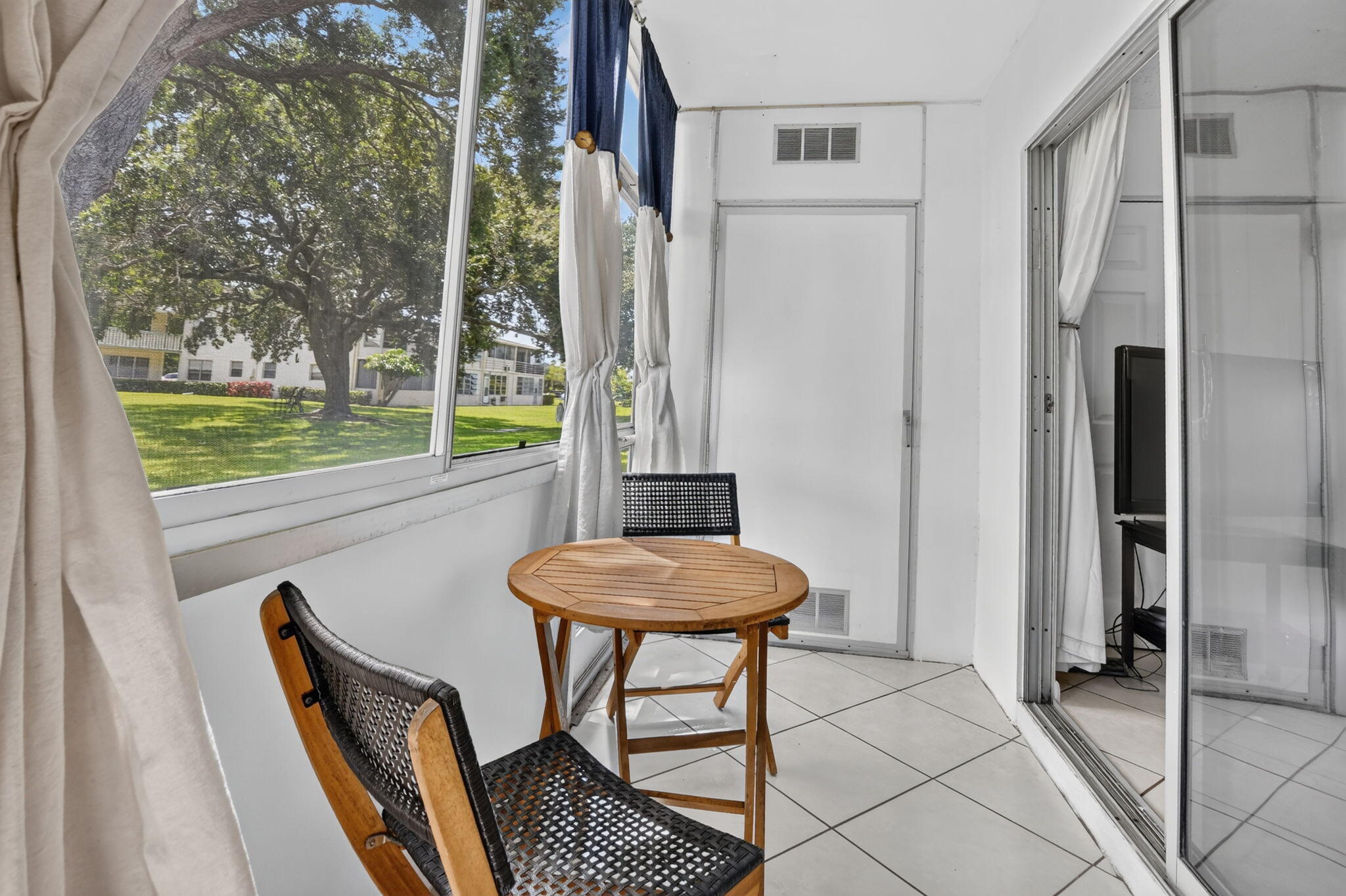 OAKRIDGE Q CONDO - Residential