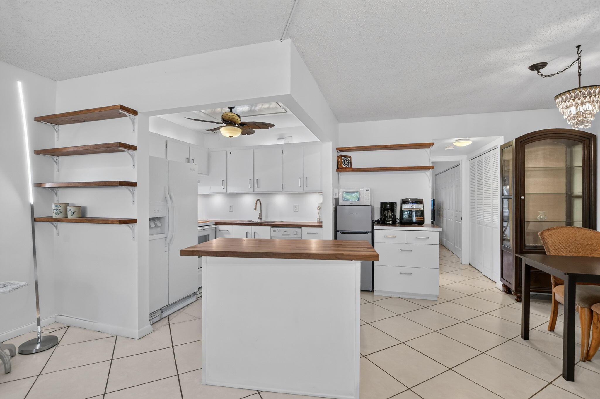 OAKRIDGE Q CONDO - Residential