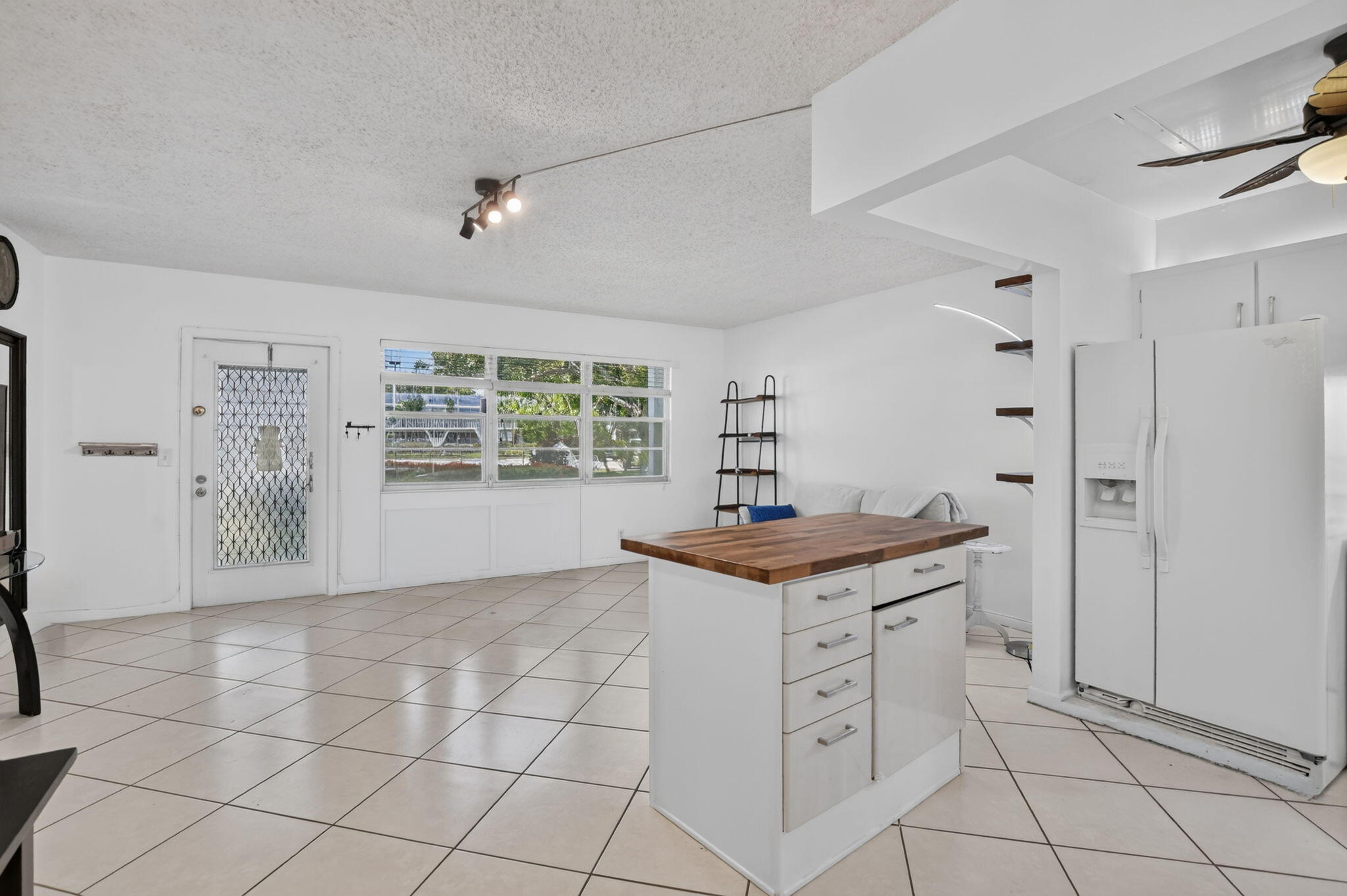 OAKRIDGE Q CONDO - Residential