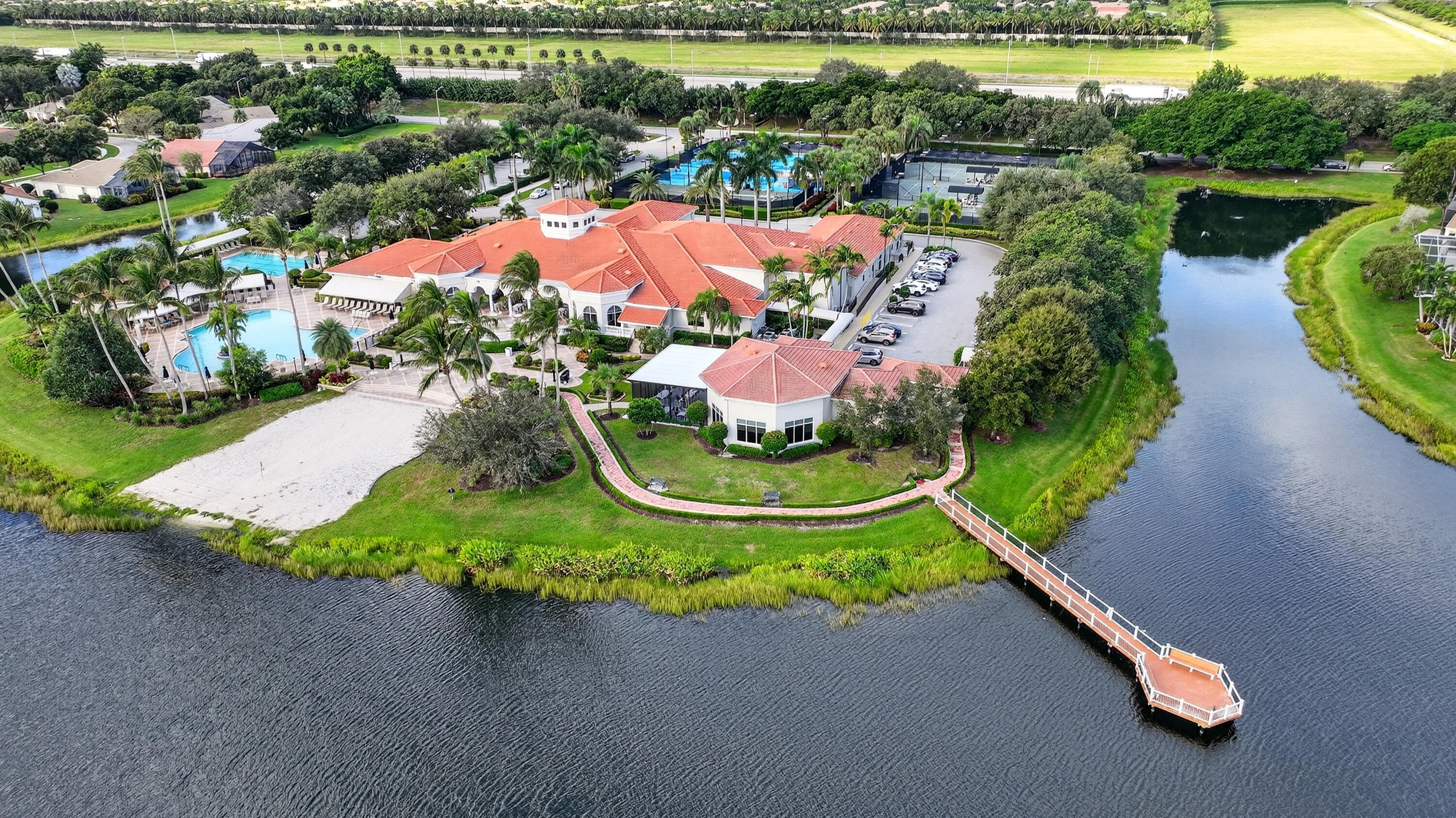 VALENCIA LAKES - Residential