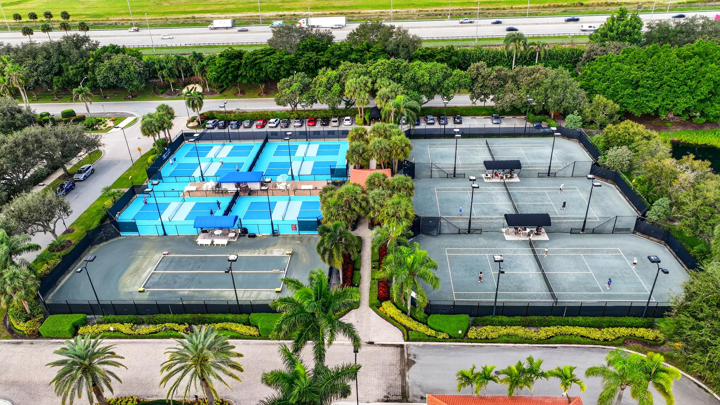 VALENCIA LAKES - Residential
