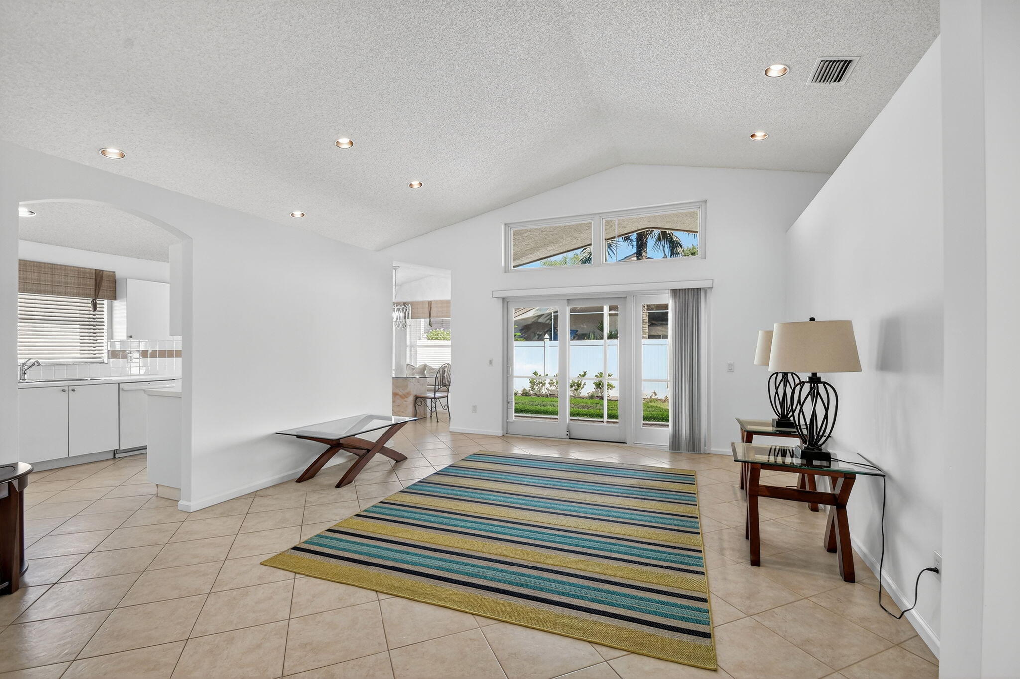VALENCIA LAKES - Residential