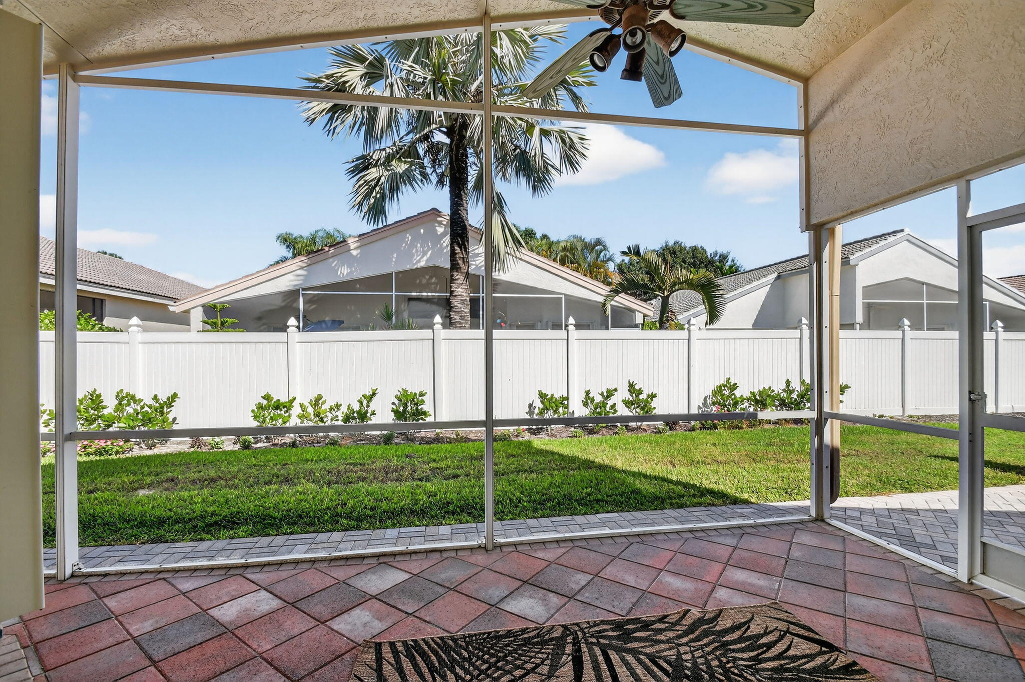 VALENCIA LAKES - Residential