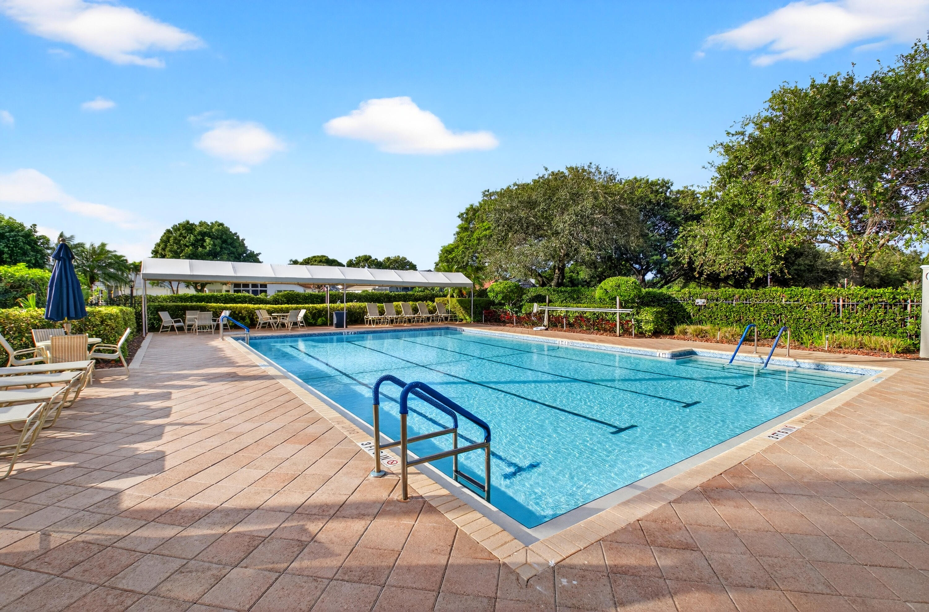 VALENCIA LAKES - Residential