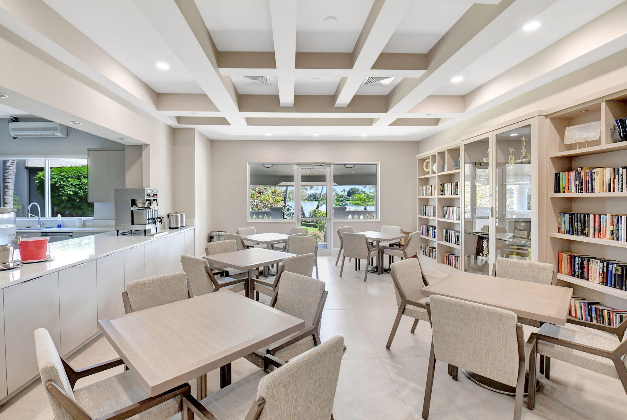 VALENCIA LAKES - Residential