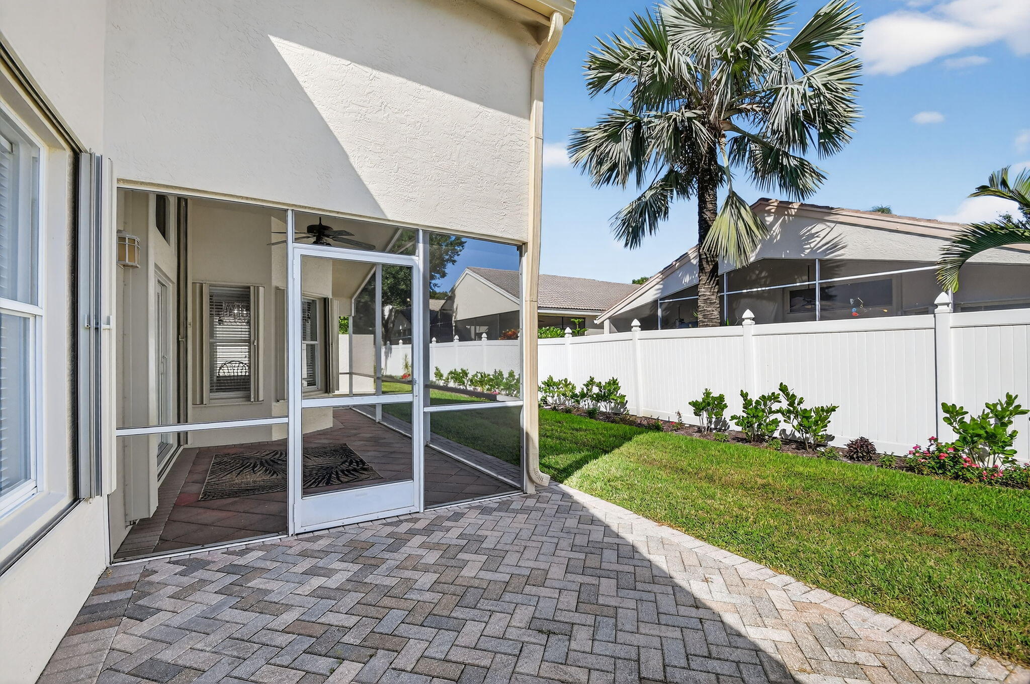 VALENCIA LAKES - Residential