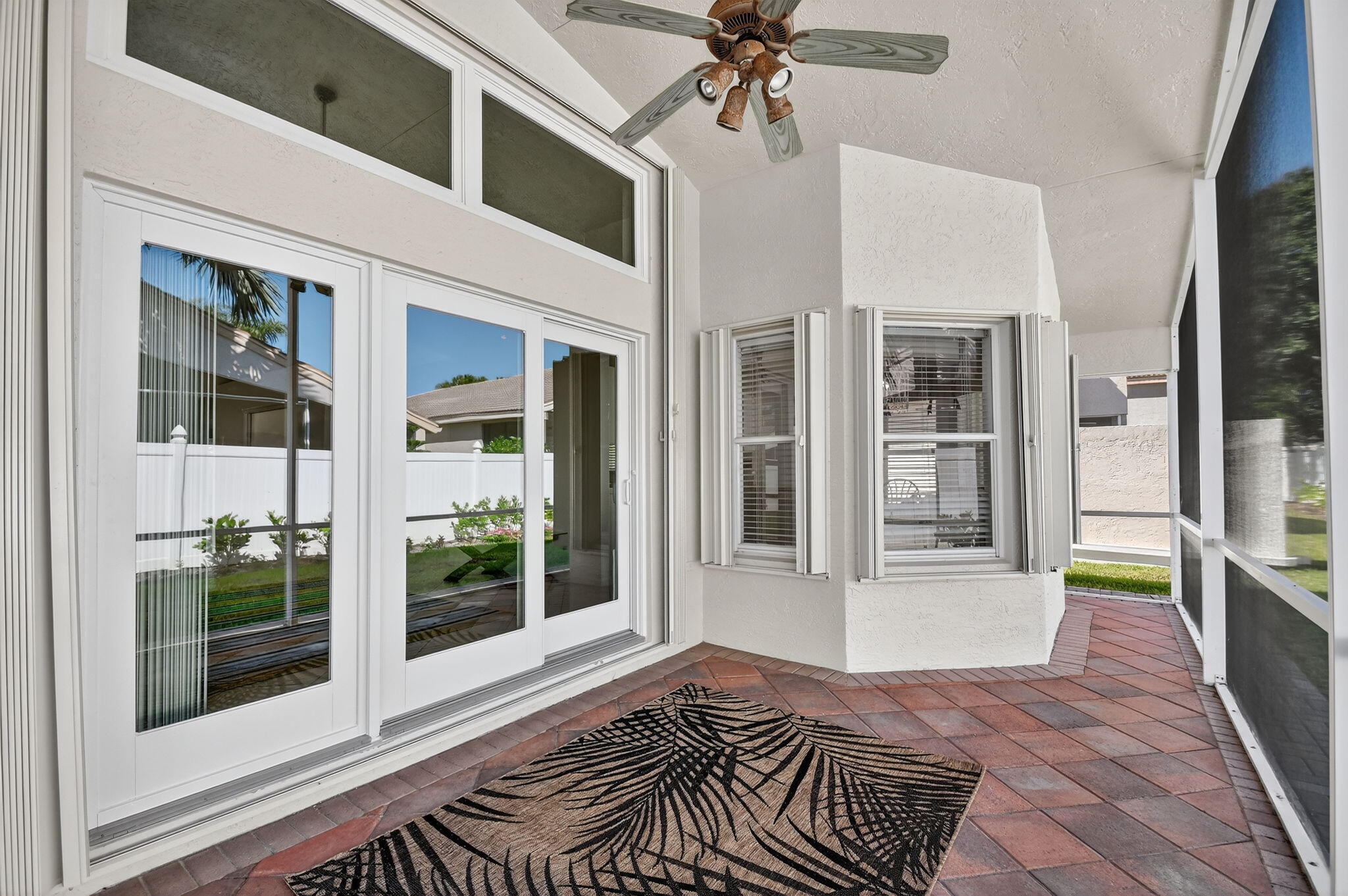 VALENCIA LAKES - Residential
