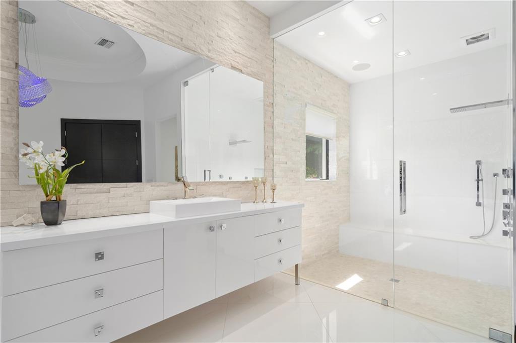 SUNSHINE RANCHES - Residential