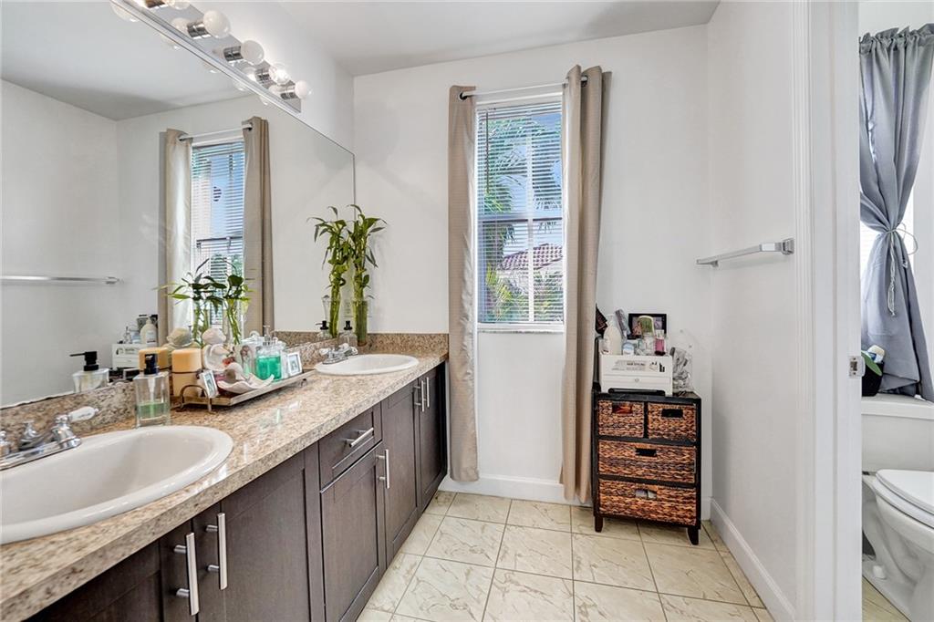 The Palm Island 151-31 B - Residential