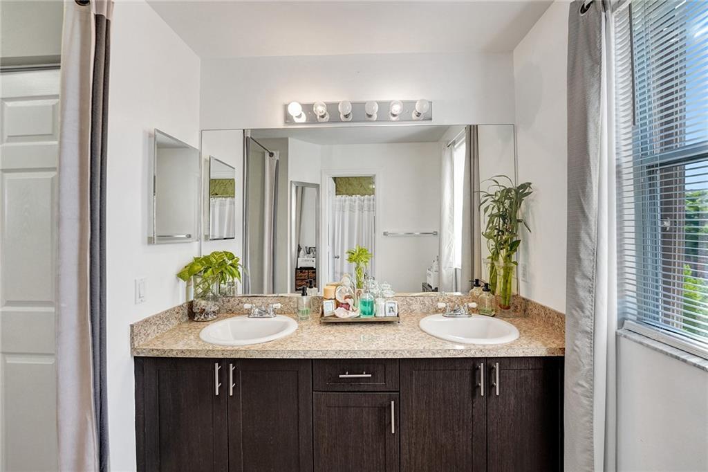 The Palm Island 151-31 B - Residential