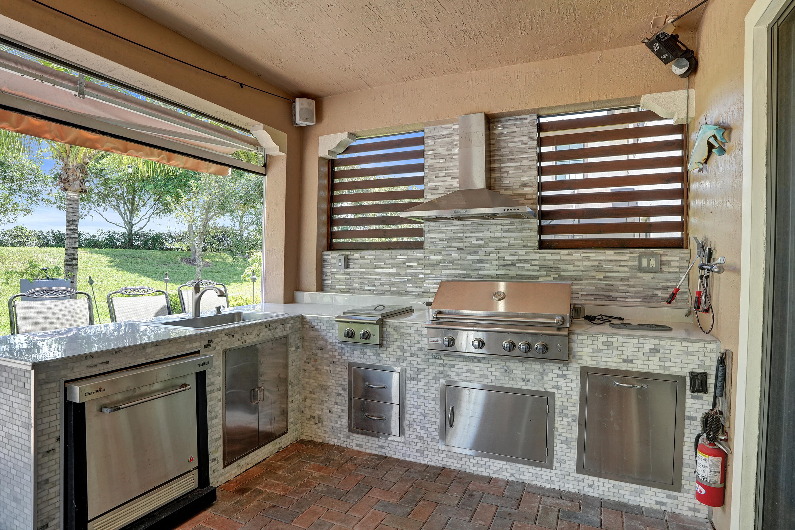 BRUSCHI PROPERTY - Residential
