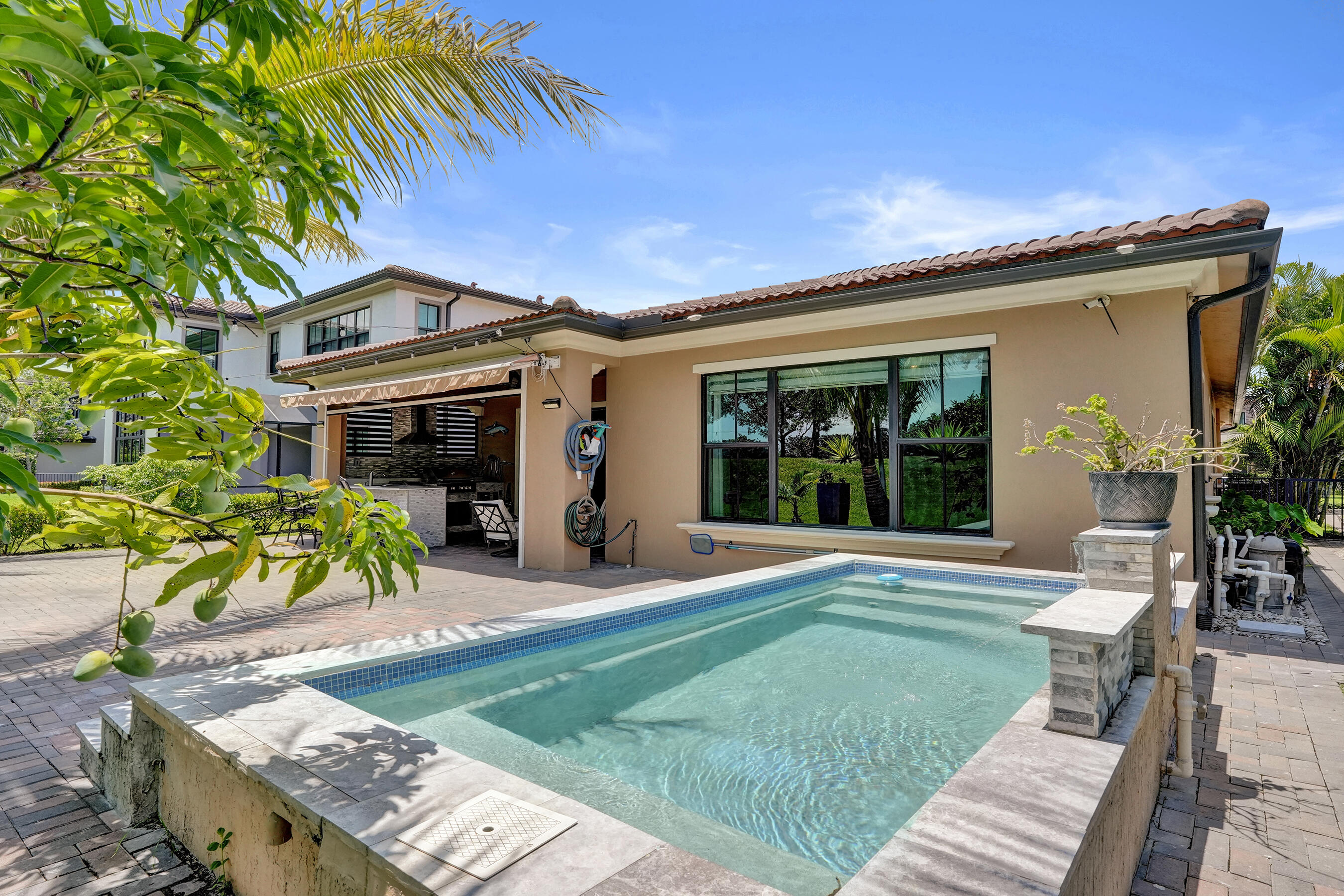 BRUSCHI PROPERTY - Residential