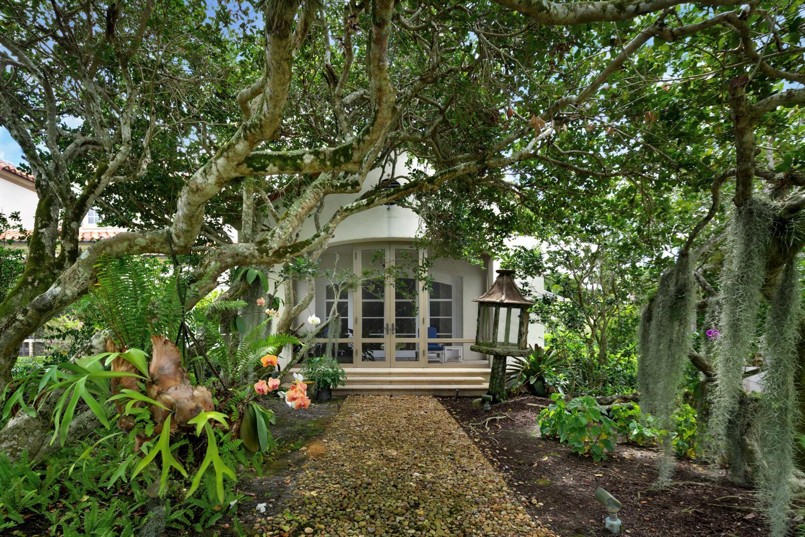 BRIDLE PATH OF Palm Beach Polo & Country Club - Residential