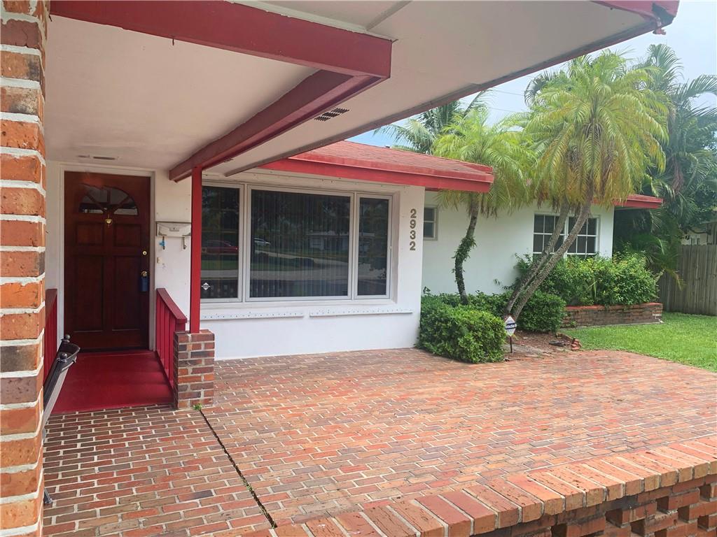 ESTATE SALE!! VERY CLEAN 4 BEDROOM, 2 BATH HOME IN WILTON MANORS. GREAT LOCATION WITH A SPLIT FLOOR PLAN INCLUDING A HUGE MASTER BEDROOM. THIS WELL MAINTAINED HOME IS VERY SPACIOUS WITH OVER 1900 SQ FT OF LIVING SPACE UNDER AIR. SOLID OAK FLOORING IN THE LIVING AREA AND CARPETED BEDROOMS WITH TERRAZZO FLOORING UNDERNEATH! THE LARGE KITCHEN HAS A SEPARATE DINING AREA. IT'S LOCATED IN A BEAUTIFUL NEIGHBORHOOD ON A CIRCLED STREET. THE BACKYARD BACKS UP TO A PARK!! THIS IS THE LOWEST PRICED 4 BEDROOM IN WILTON MANORS! BRING YOUR OFFERS! ESTATE SALE!! VERY CLEAN 4 BEDROOM, 2 BATH HOME IN WILTON MANORS. GREAT LOCATION WITH A SPLIT FLOOR PLAN INCLUDING A HUGE MASTER BEDROOM. THIS HOME IS WELL MAINTAINED AND VERY SPACIOUS WITH OVER 1900 SQ FT OF LIVING SPACE.