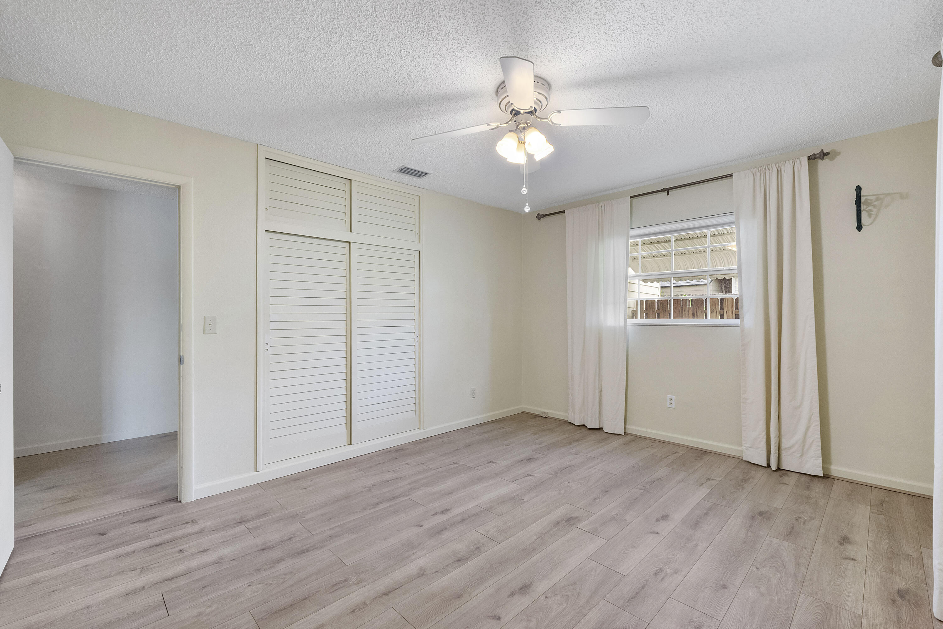 CRESTHAVEN NO 9 REPLAT - Residential