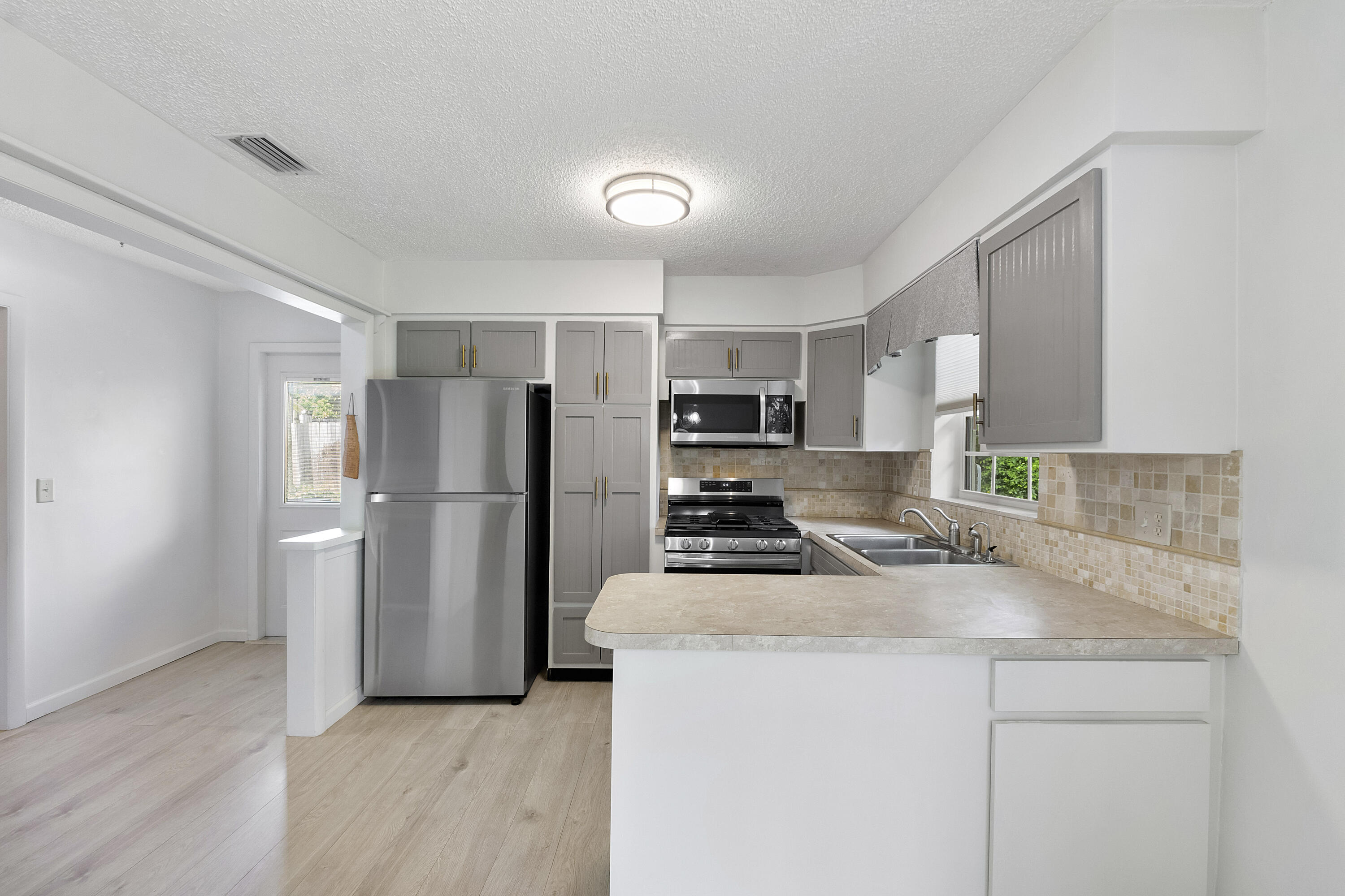CRESTHAVEN NO 9 REPLAT - Residential