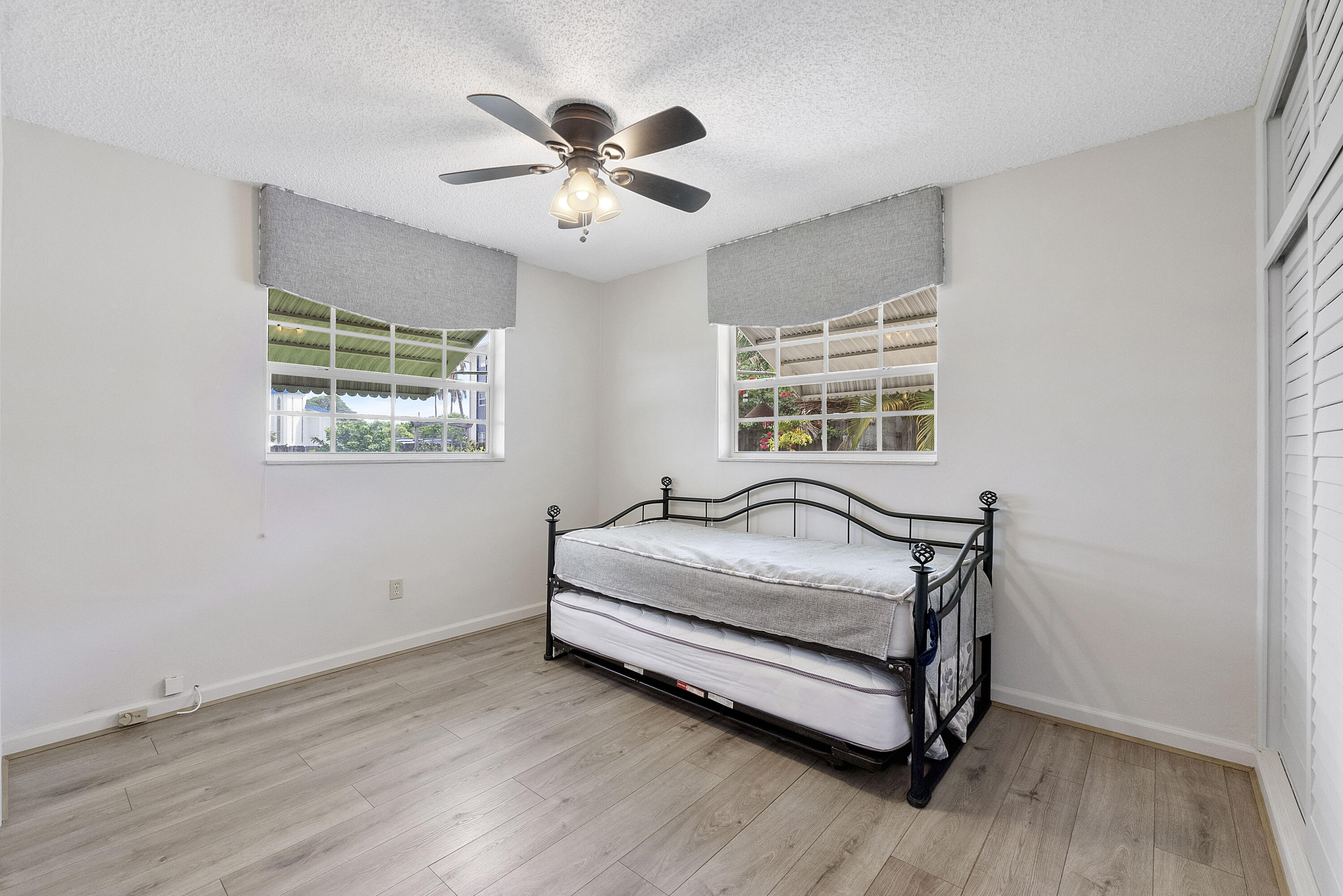 CRESTHAVEN NO 9 REPLAT - Residential