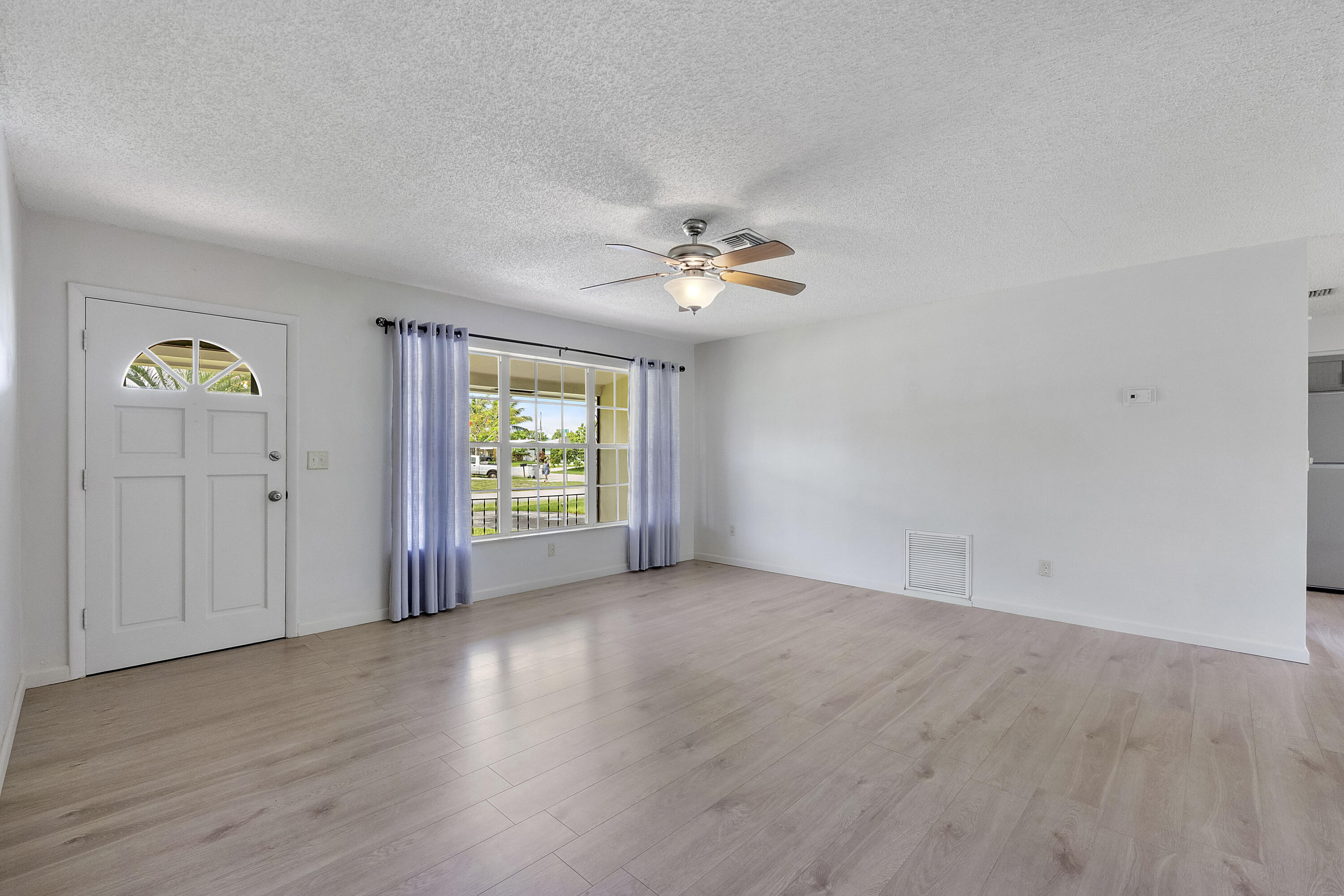 CRESTHAVEN NO 9 REPLAT - Residential