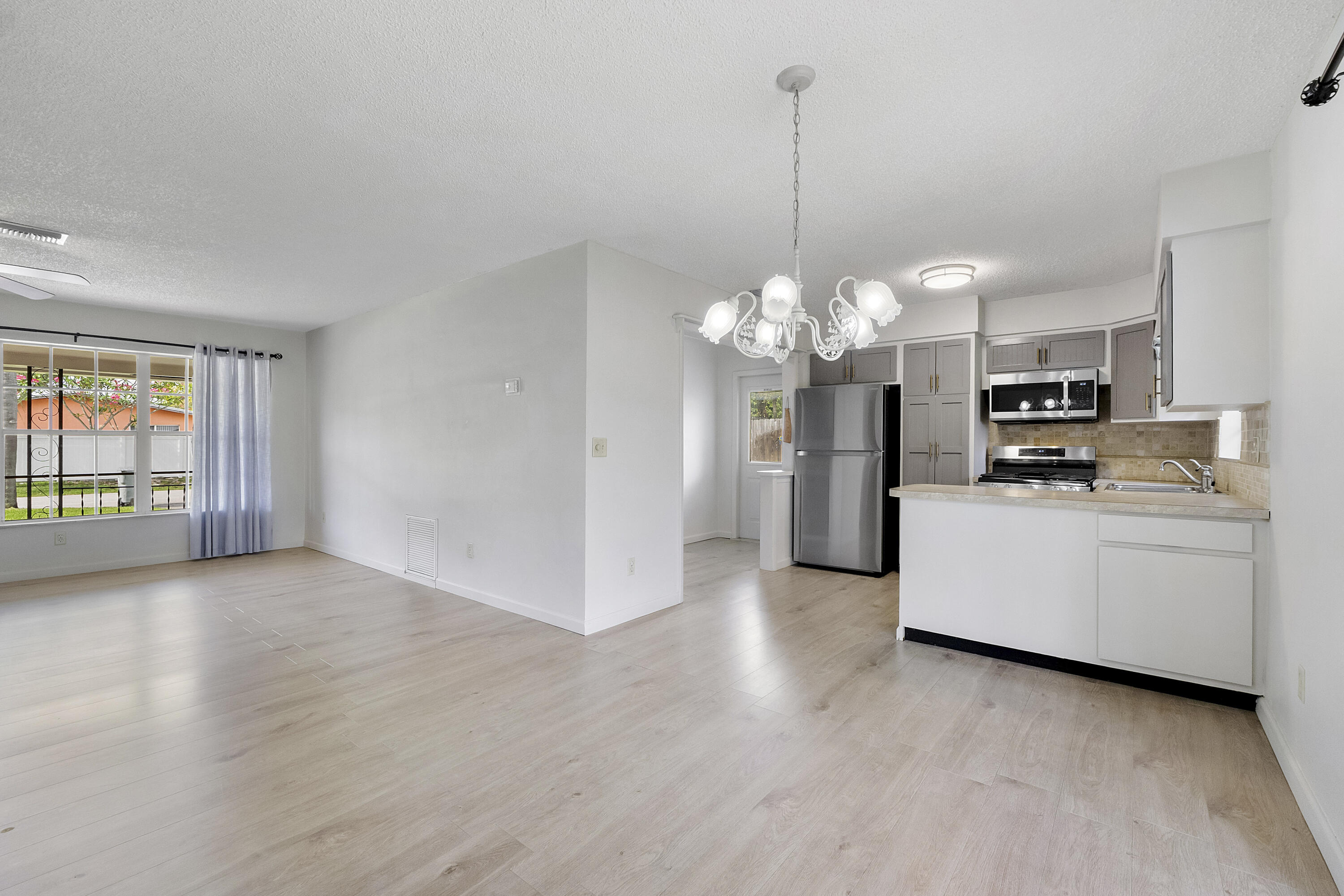 CRESTHAVEN NO 9 REPLAT - Residential