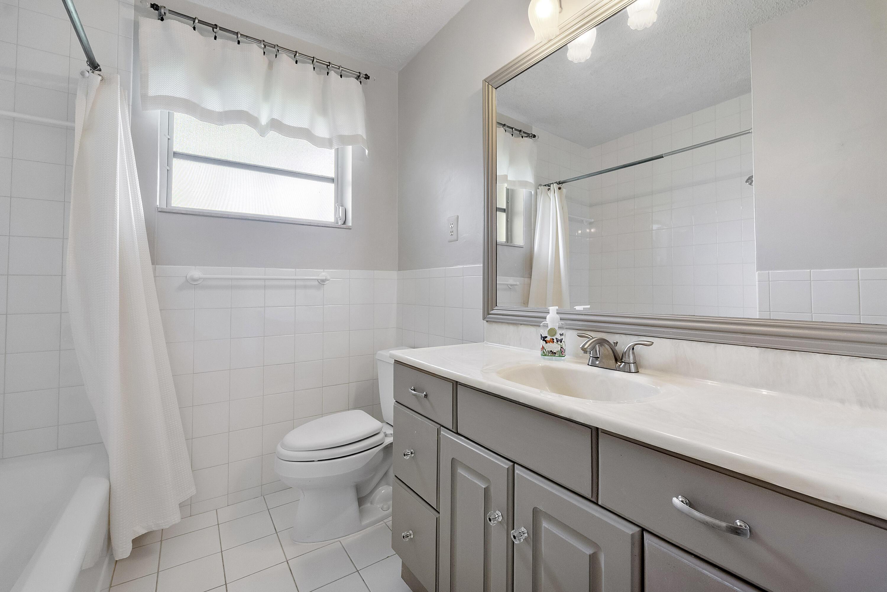 CRESTHAVEN NO 9 REPLAT - Residential