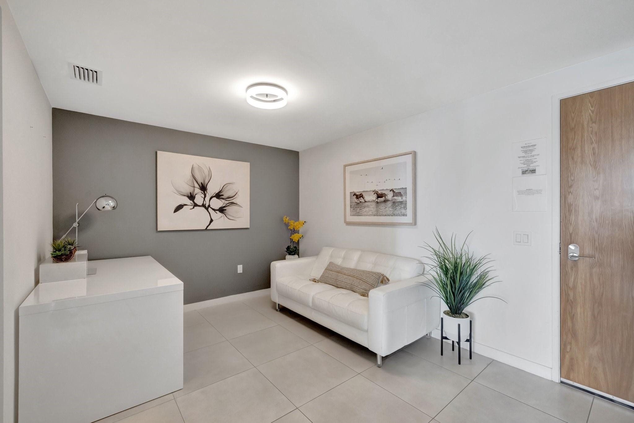 TIFFANY HOUSE CONDO - Residential