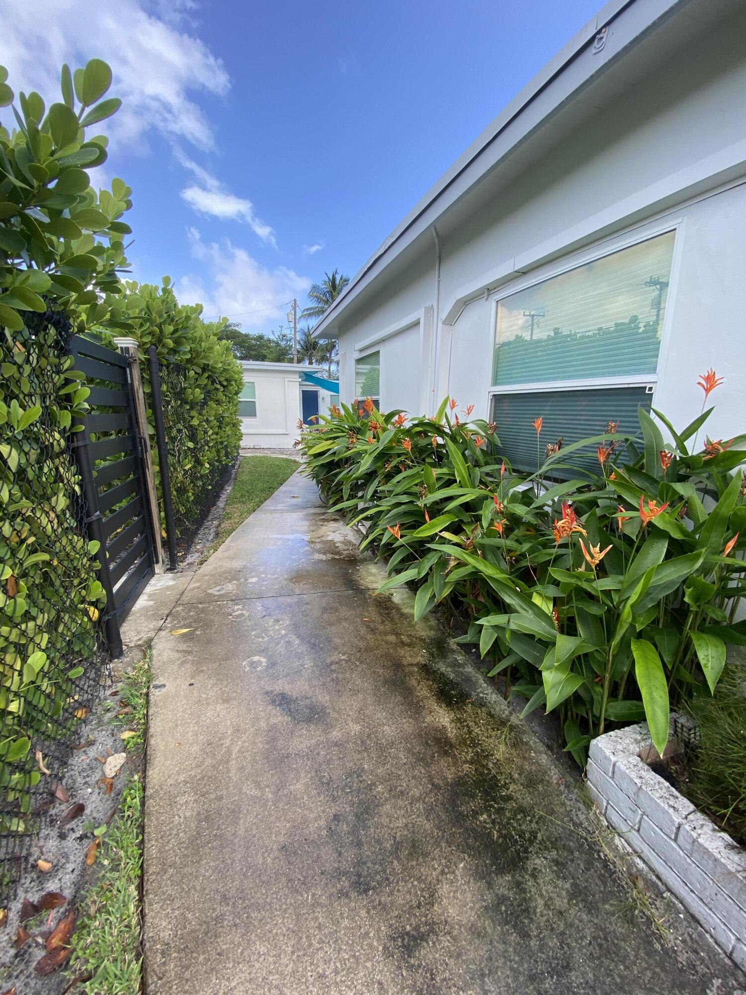 LINNS ADD TO OSCEOLA PARK - Residential Income